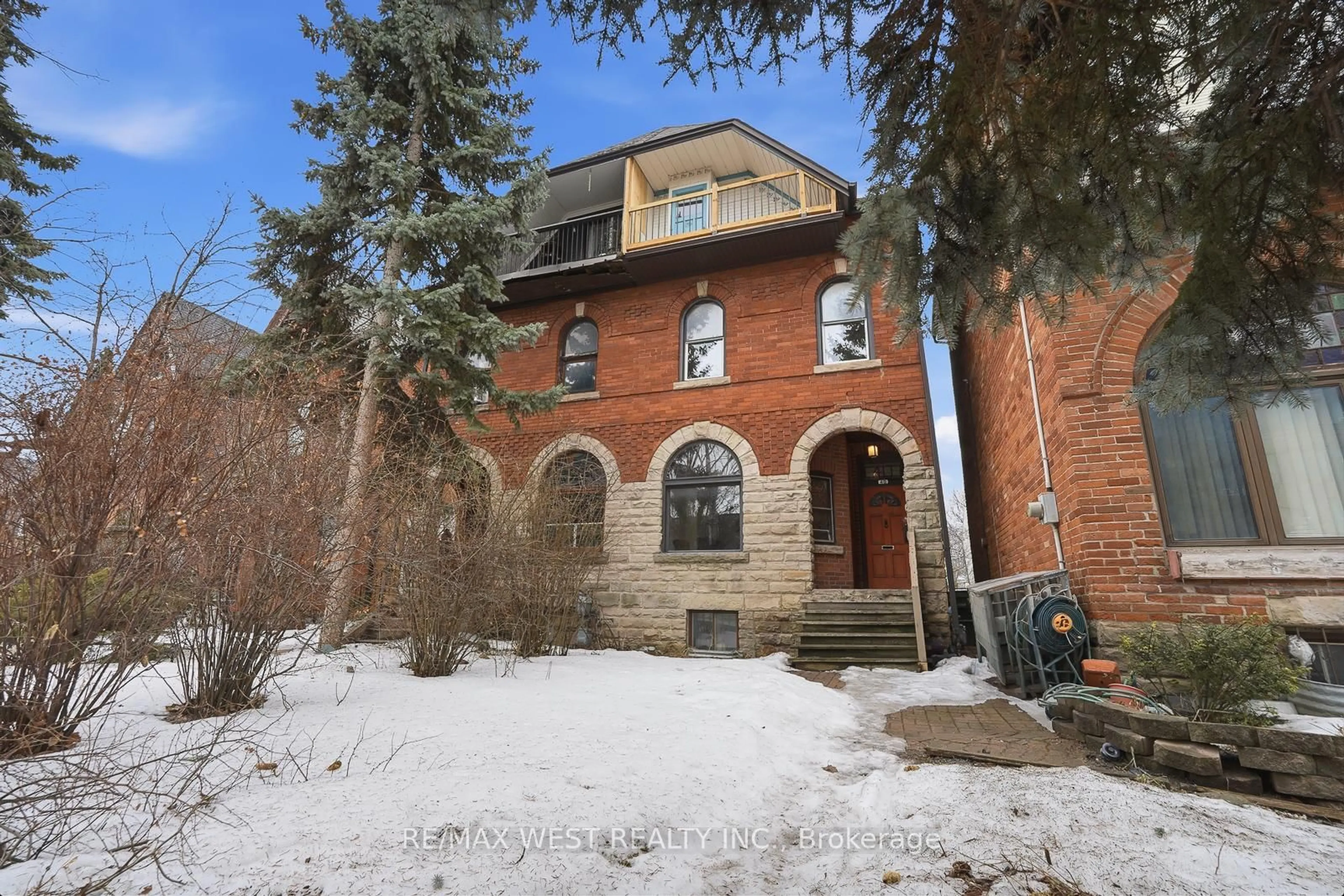 Home with brick exterior material, building for 40 River St, Toronto Ontario M5A 3N9