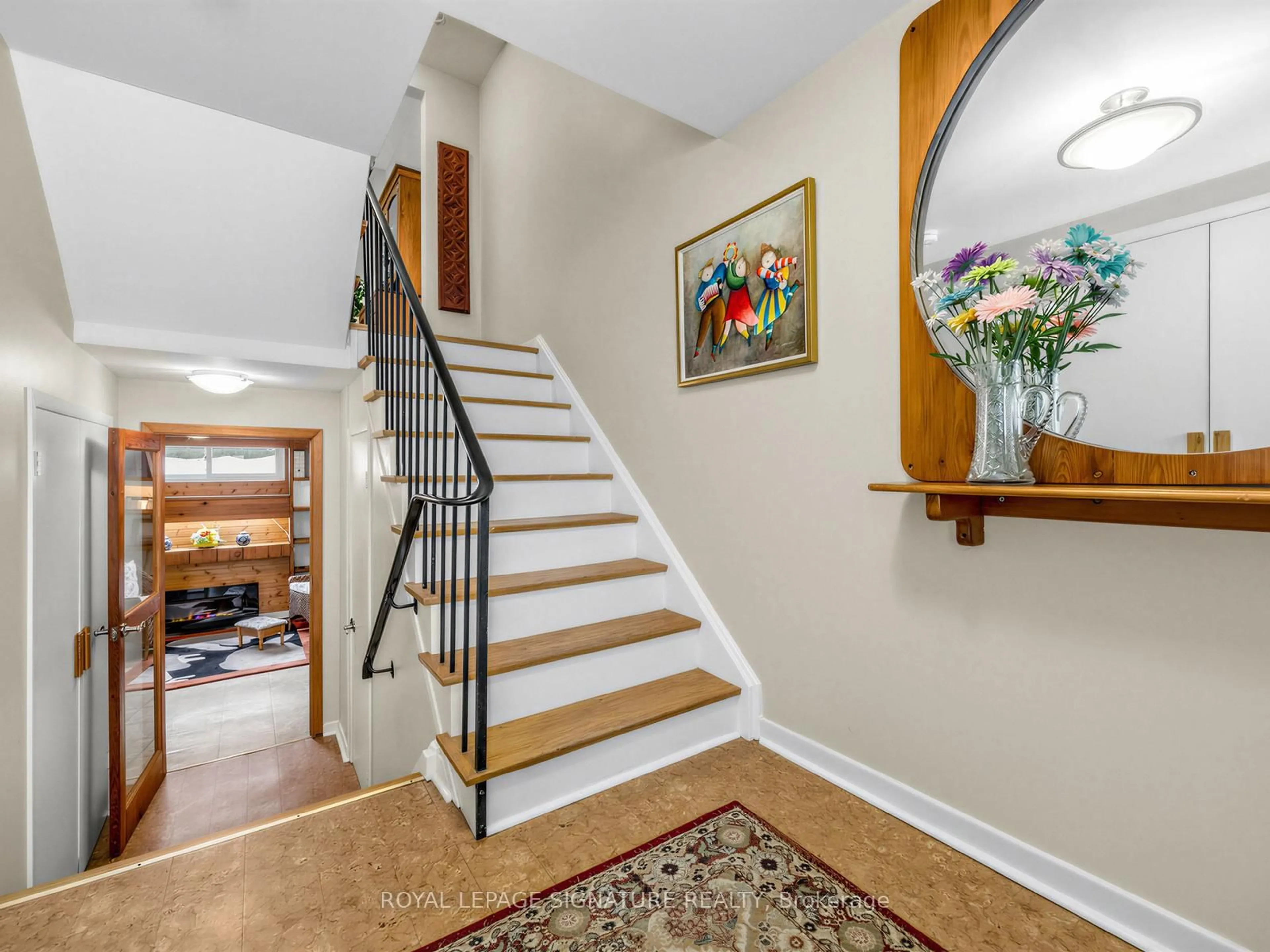 Indoor entryway for 44 Paul Markway, Toronto Ontario M2H 1S7