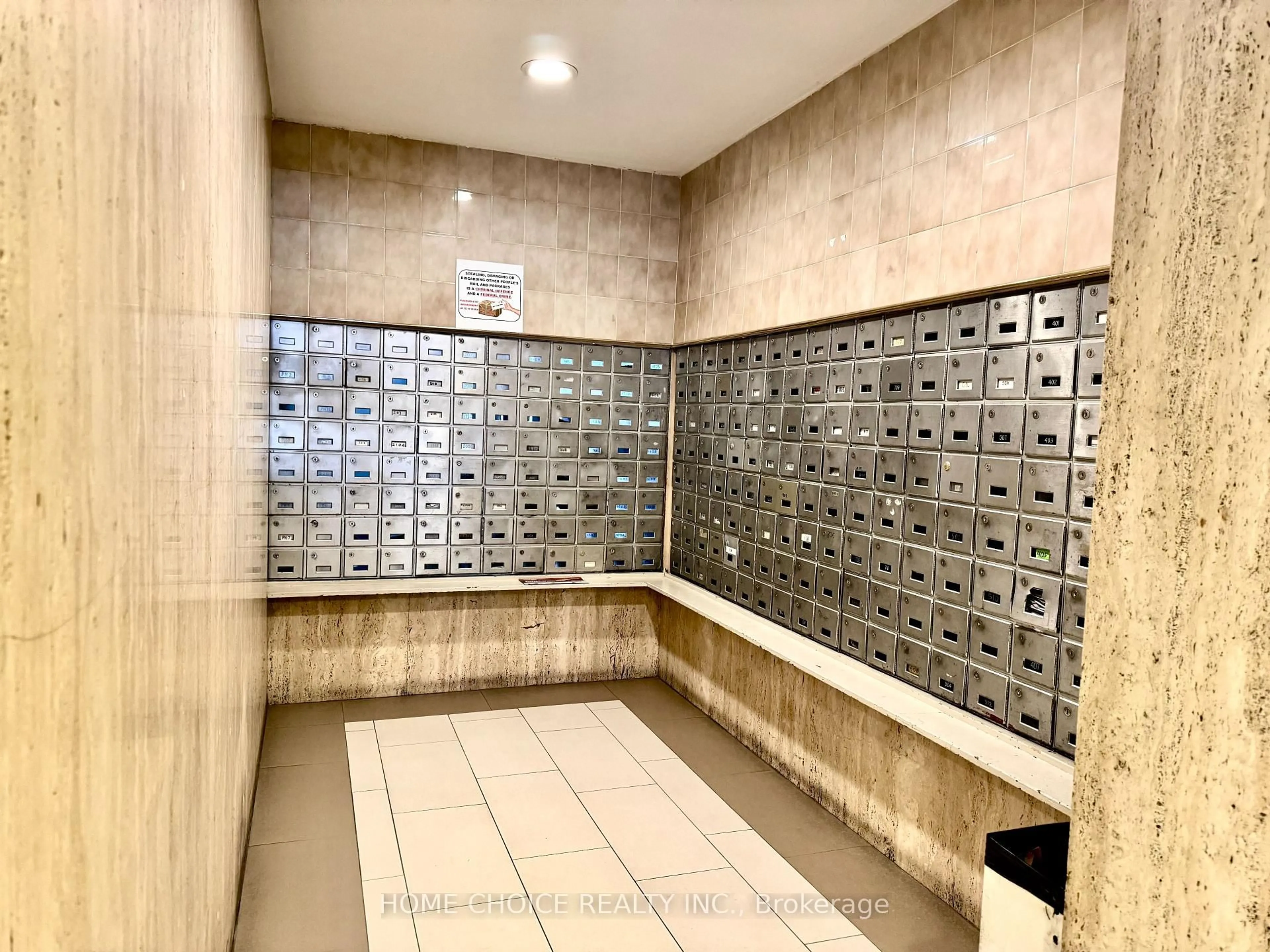 Unknown for 100 Leeward Glwy #404, Toronto Ontario M3C 2Z1