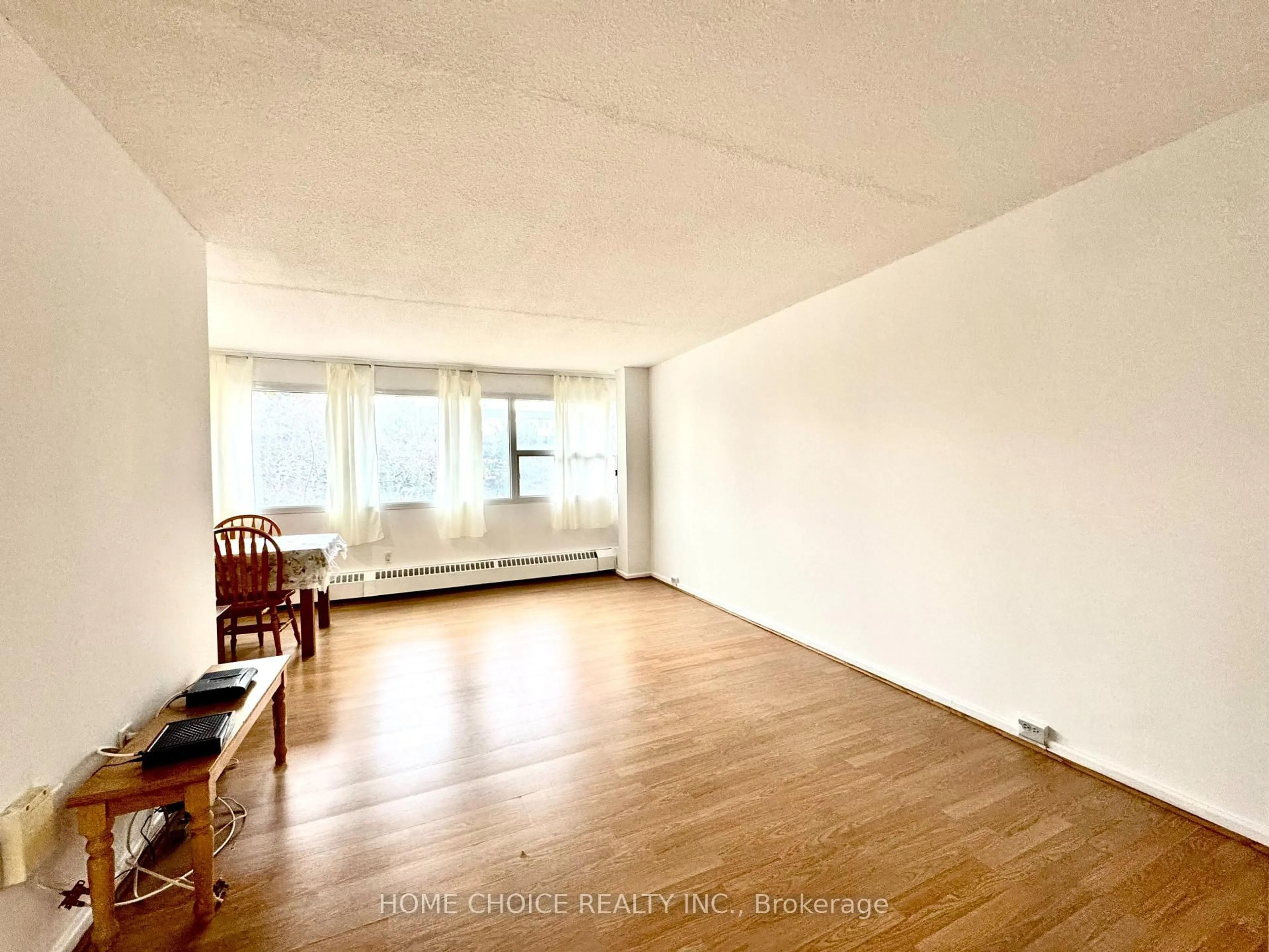 A pic of a room for 100 Leeward Glwy #404, Toronto Ontario M3C 2Z1