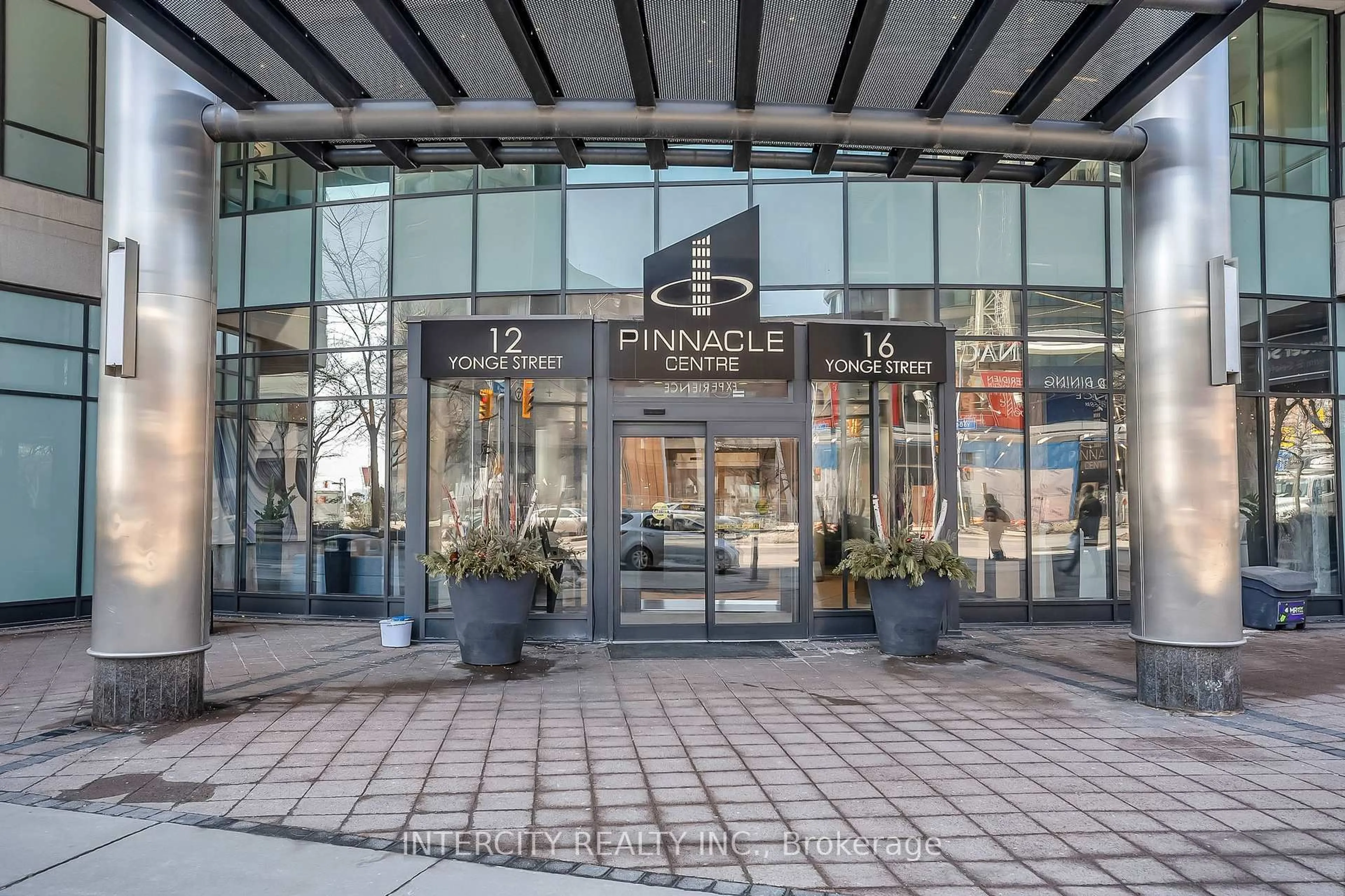 Indoor foyer for 12 Yonge St #1010, Toronto Ontario M5E 1Z9