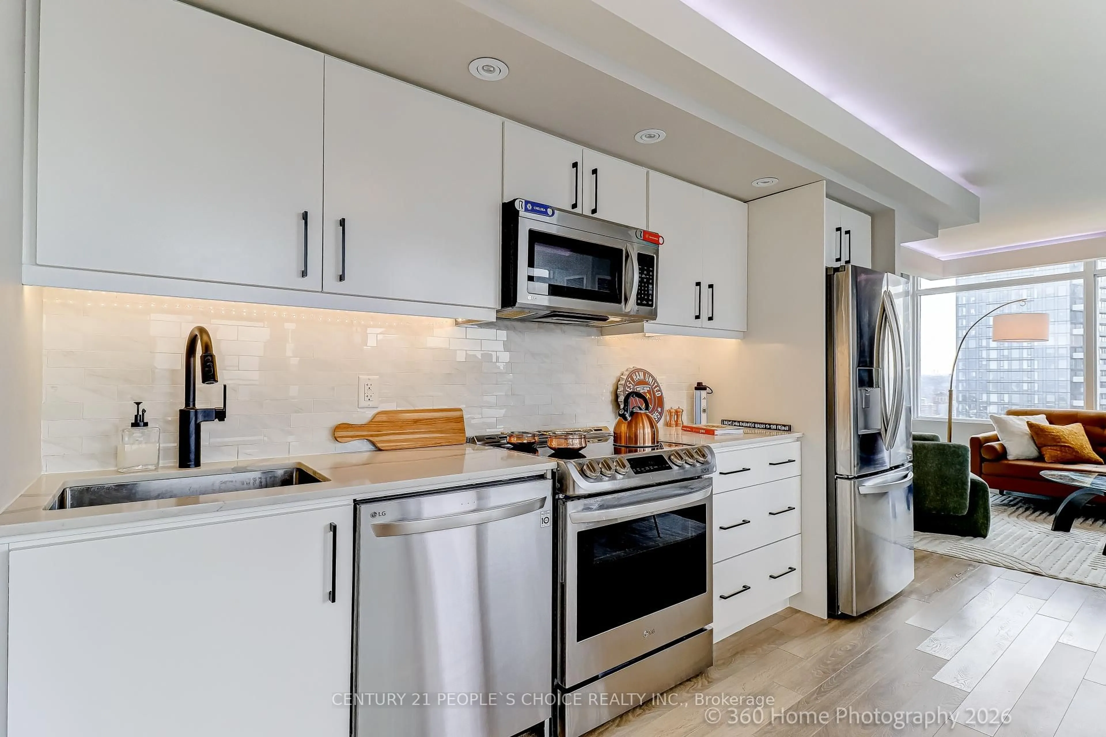 Unknown for 25 Telegram Mews #PH5201, Toronto Ontario M5V 3Z1