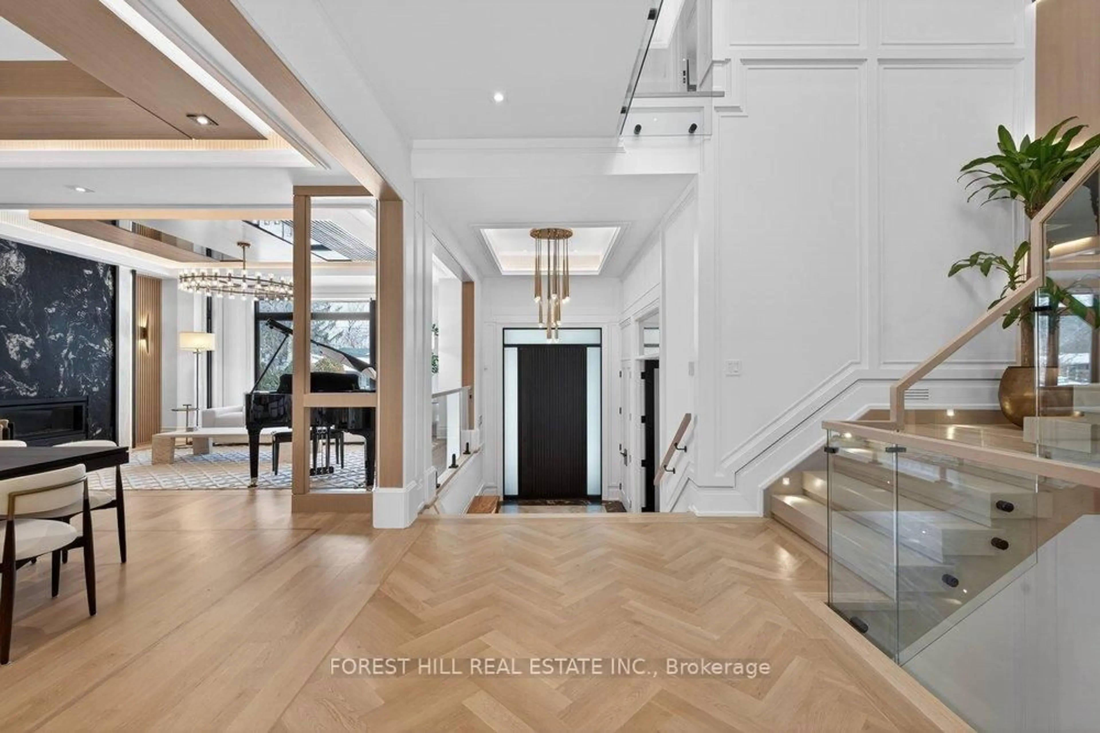 Indoor foyer for 188 Burbank Dr, Toronto Ontario M2K 1P4