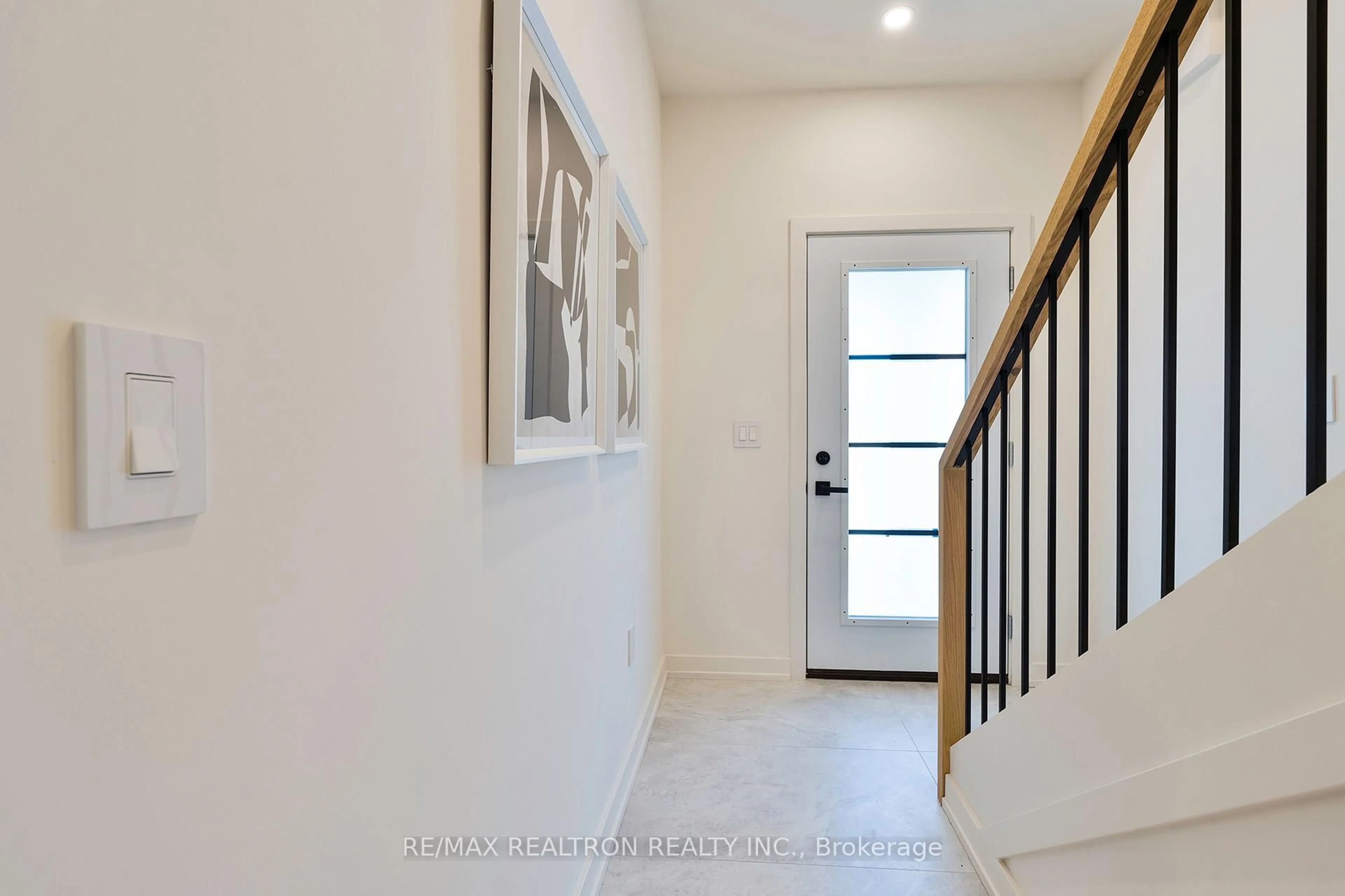 Indoor entryway for 53 Alameda Ave, Toronto Ontario M6C 3W3