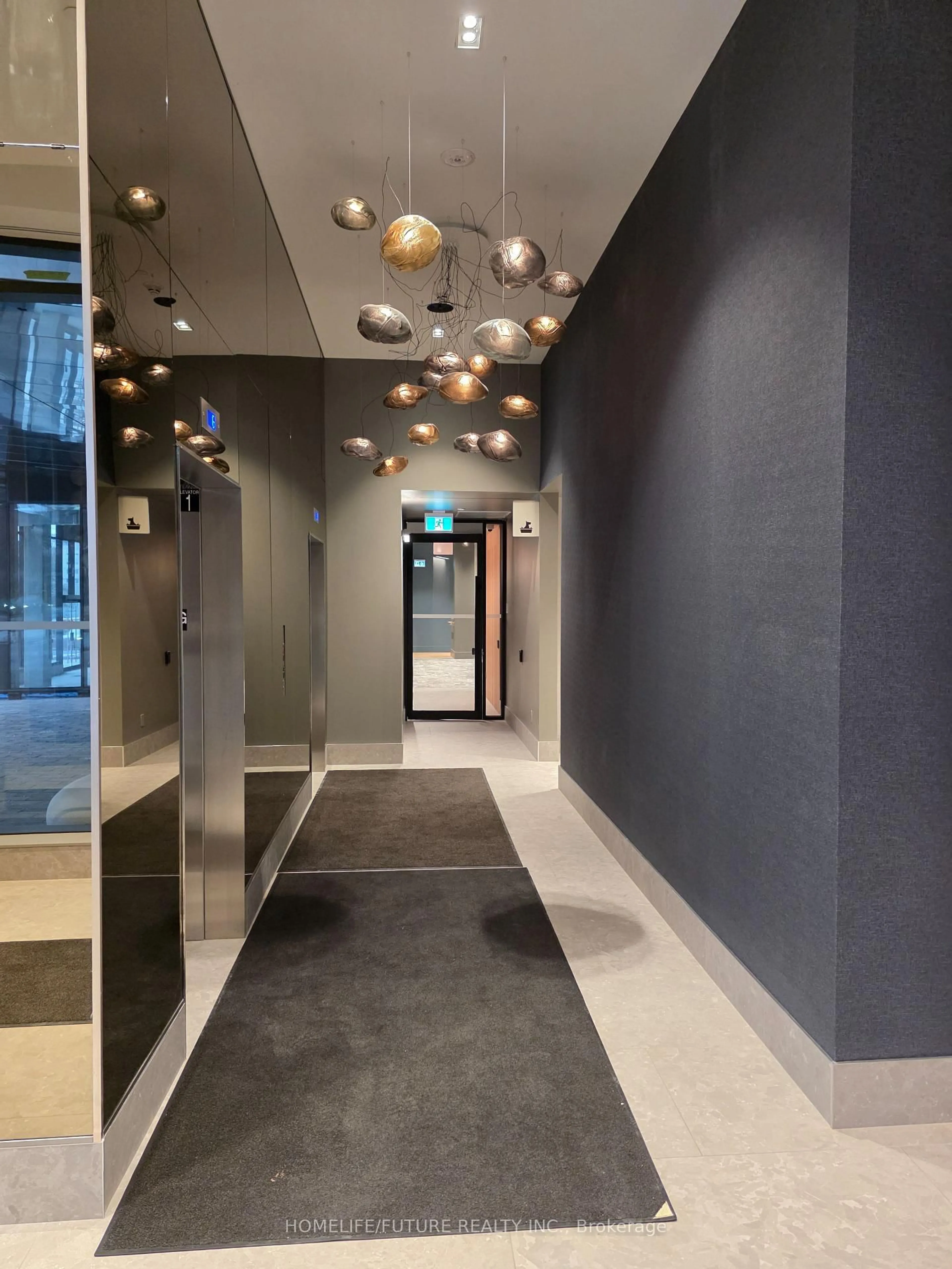 Indoor foyer for 1720 Bayview Ave #430, Toronto Ontario M4G 3C4