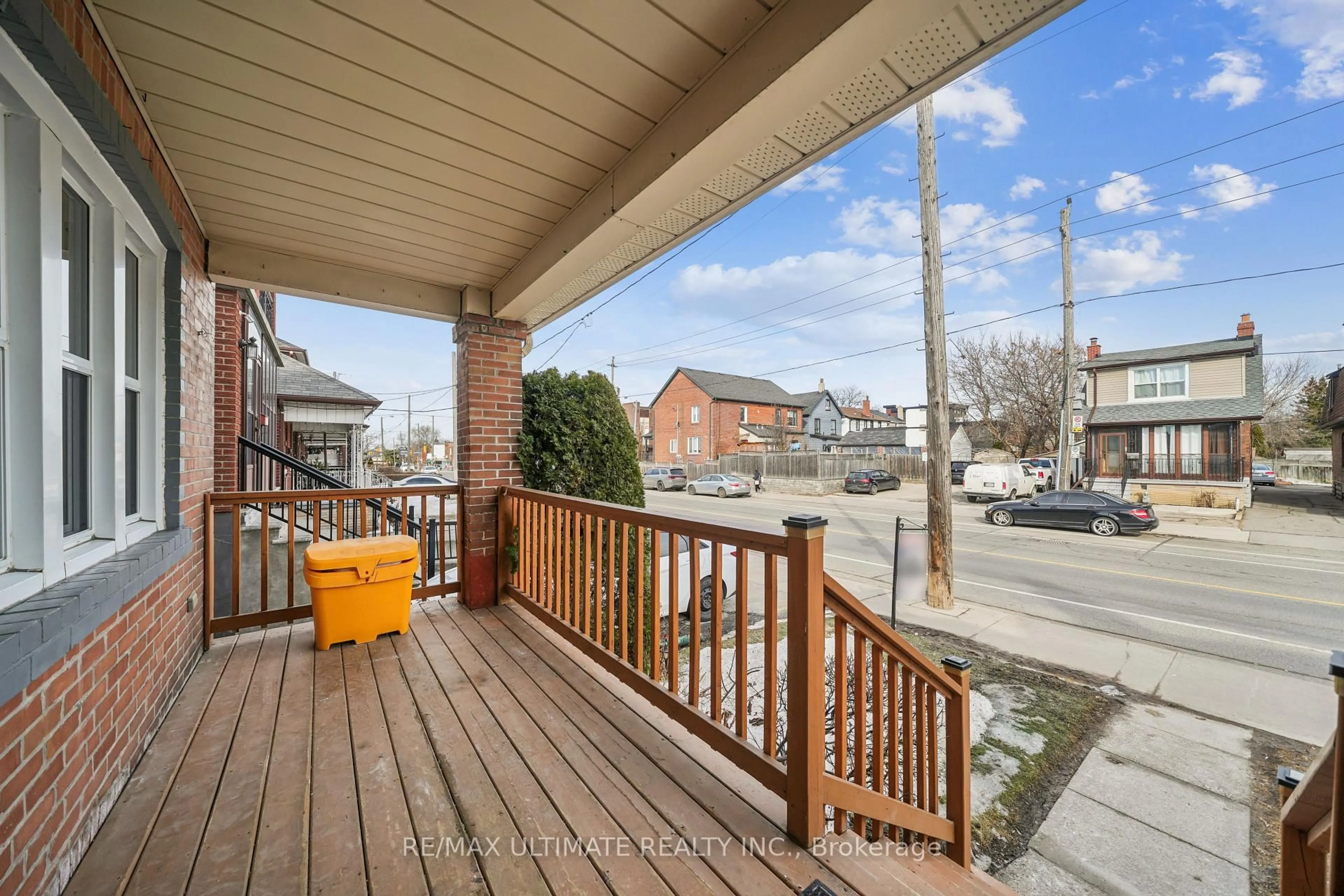 Patio, street for 101 Rogers Rd, Toronto Ontario M6E 1P4