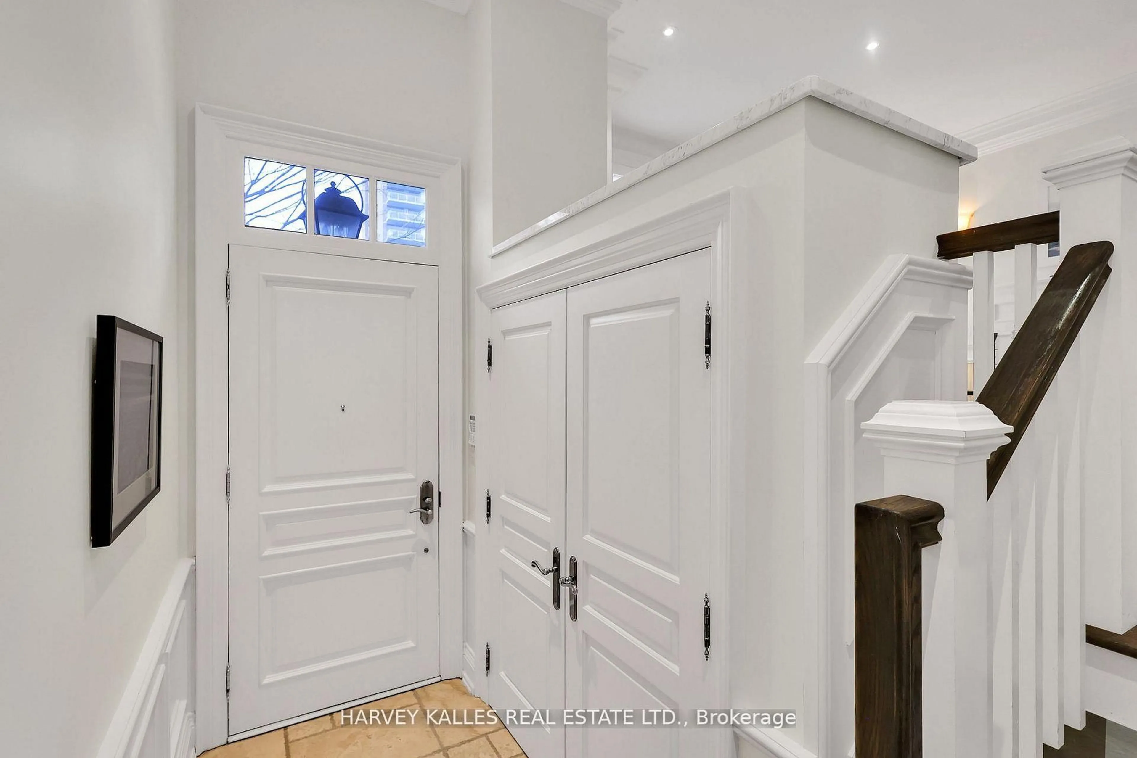 Indoor entryway for 39 Gormley Ave, Toronto Ontario M4V 1Y9
