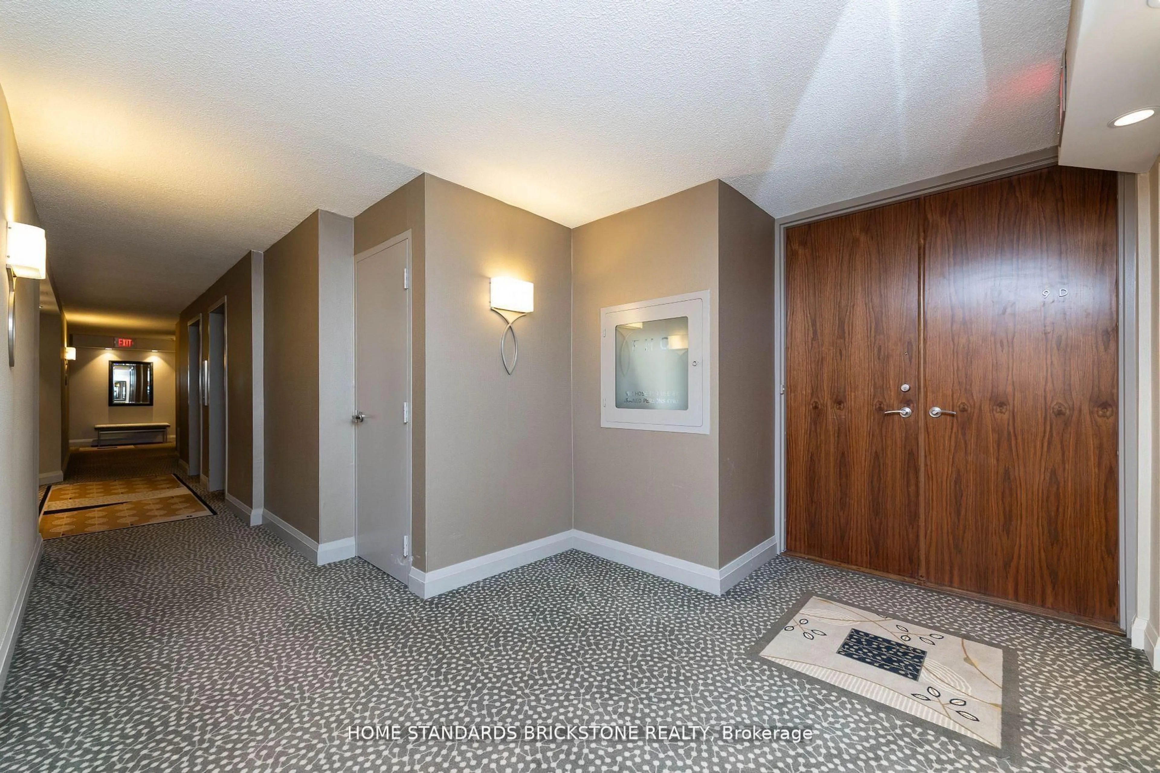 Indoor foyer for 66 Collier St #9D, Toronto Ontario M4W 1L9