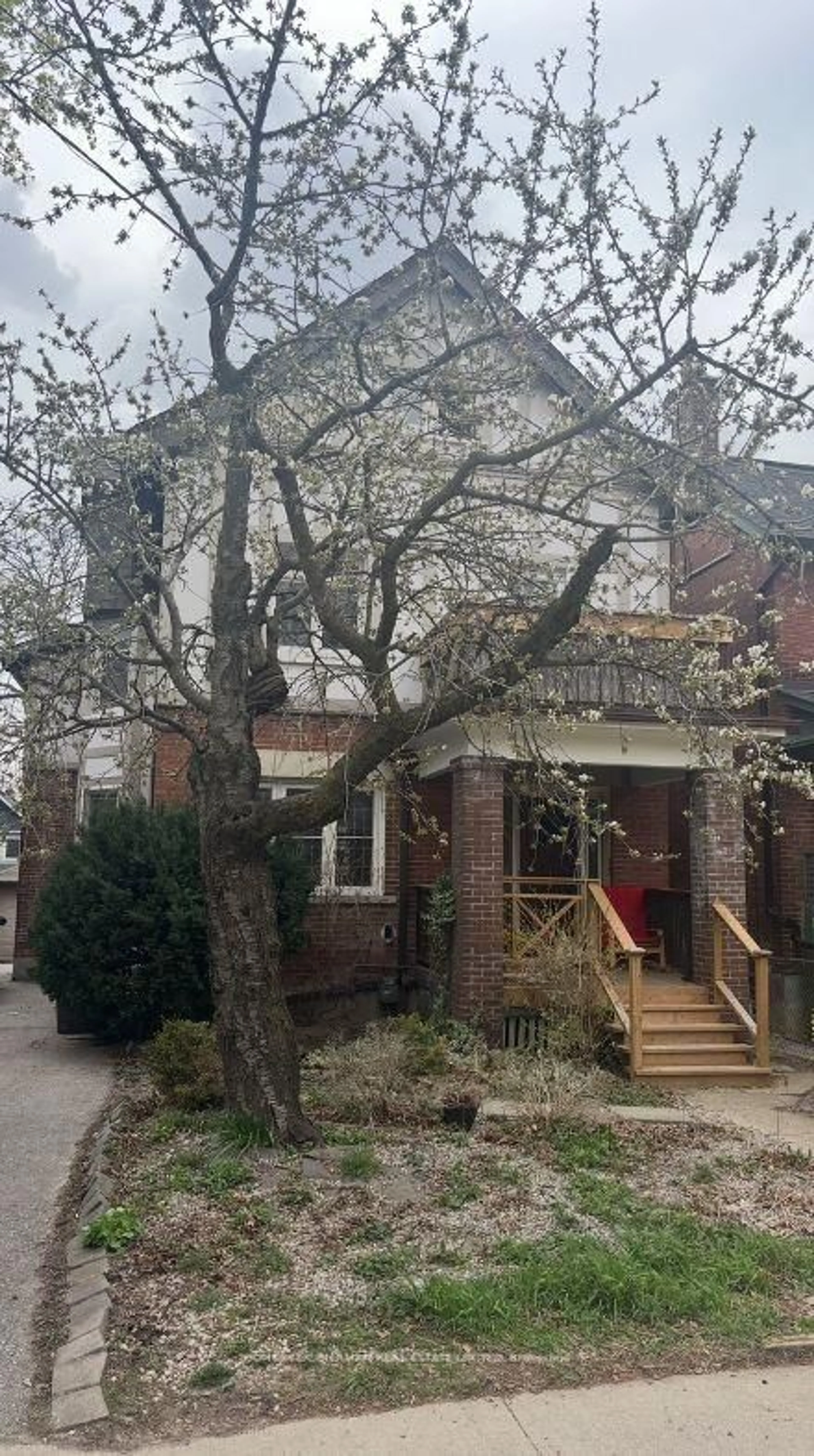 Home with brick exterior material, street for 89 Ellsworth Ave, Toronto Ontario M6G 2K4