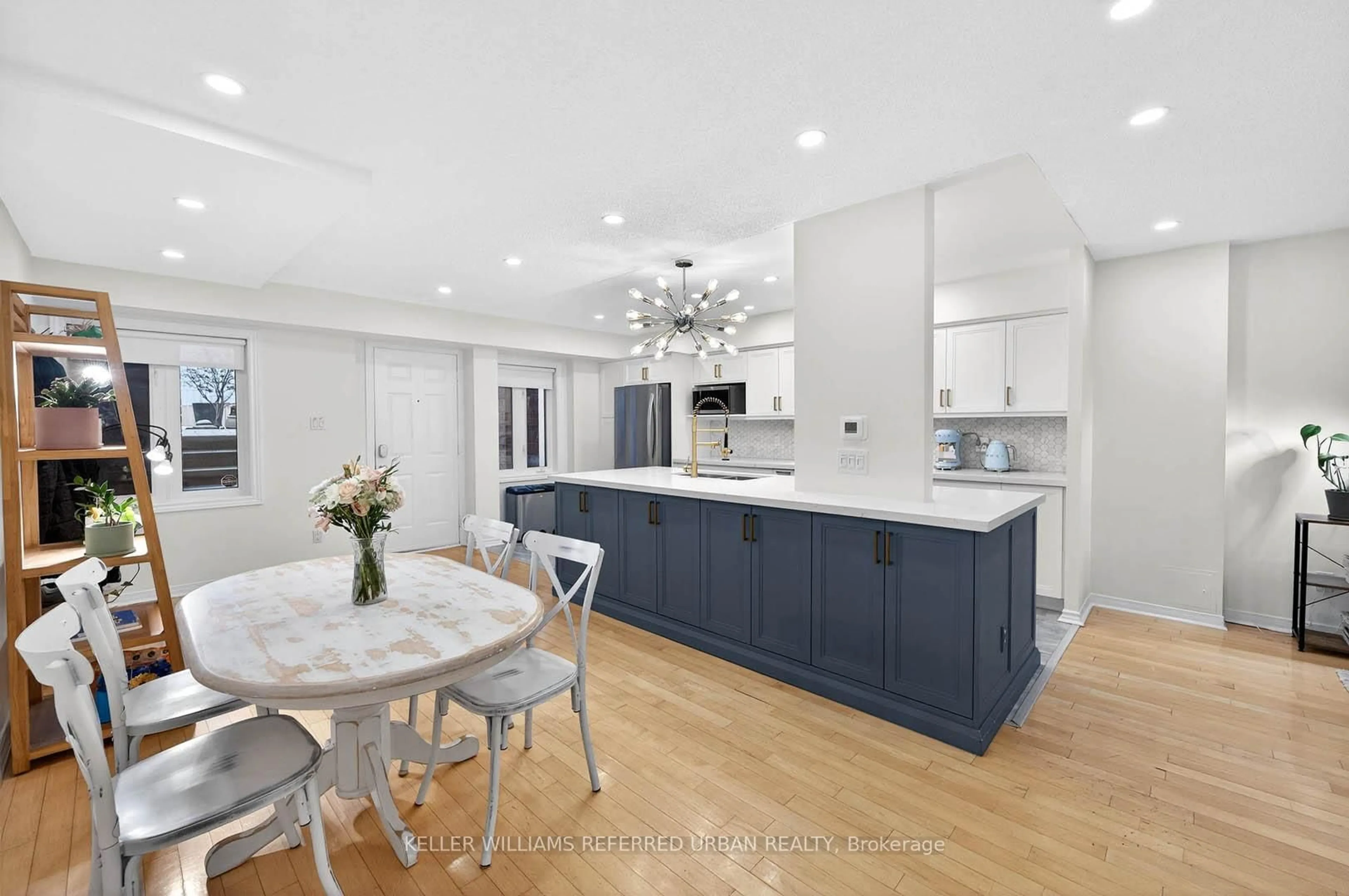 Open concept kitchen, ceramic/tile floor for 12 Sudbury St #3203, Toronto Ontario M6J 3W7