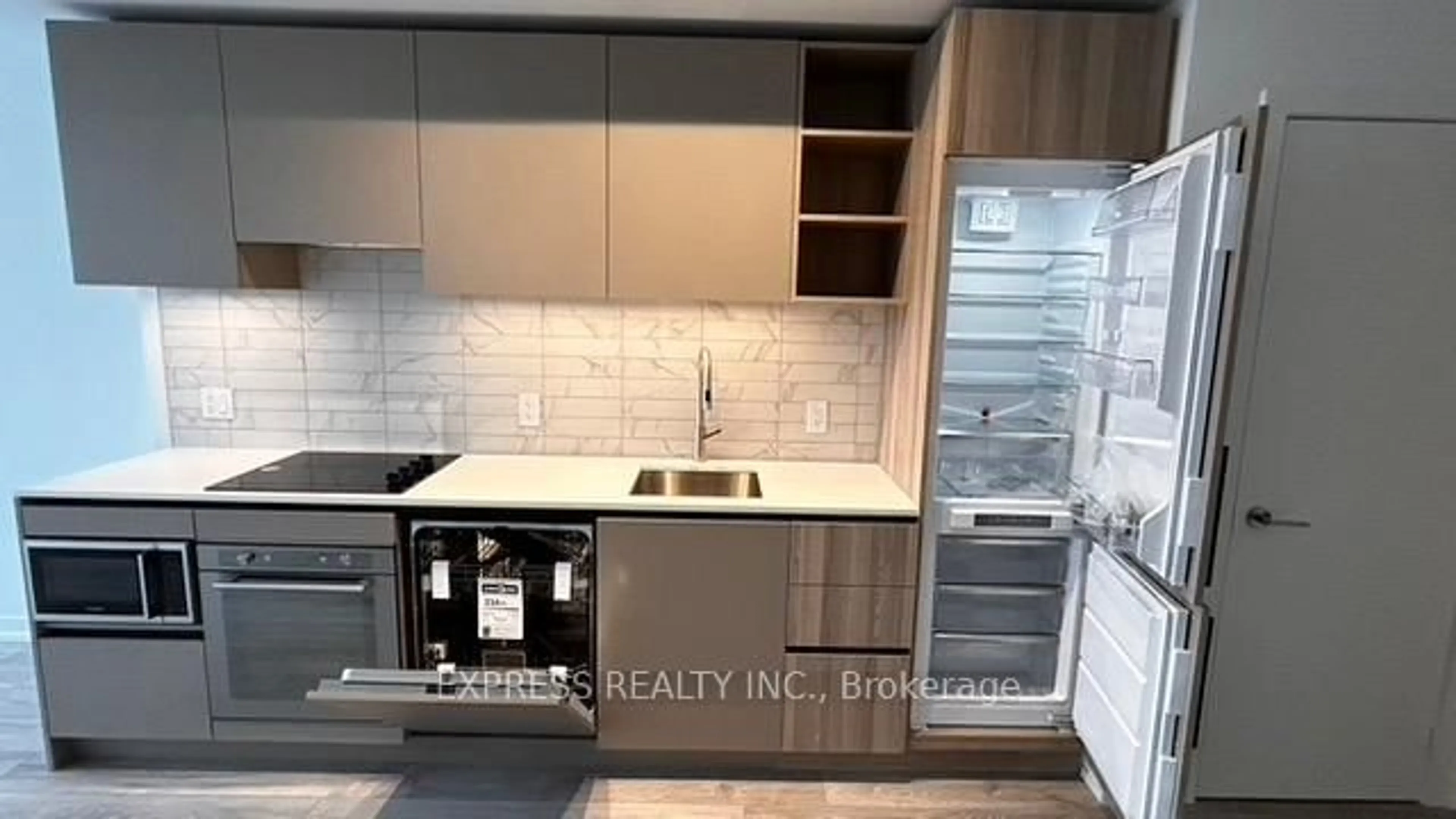 Standard kitchen, ceramic/tile floor for 55 Mercer St #2511, Toronto Ontario M5V 0W4
