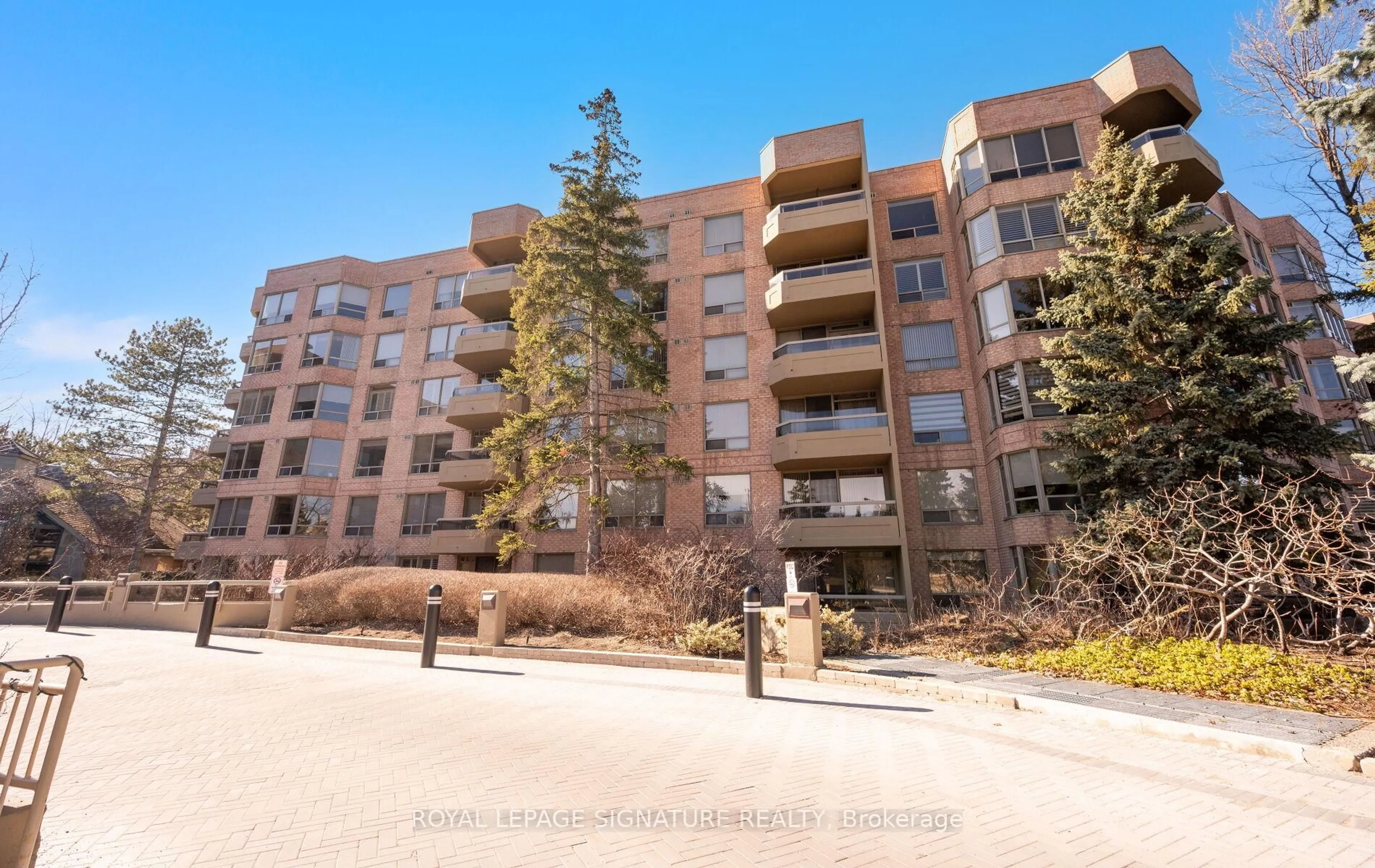 Patio, unknown for 1210 Don Mills Rd #324, Toronto Ontario M3B 3N9