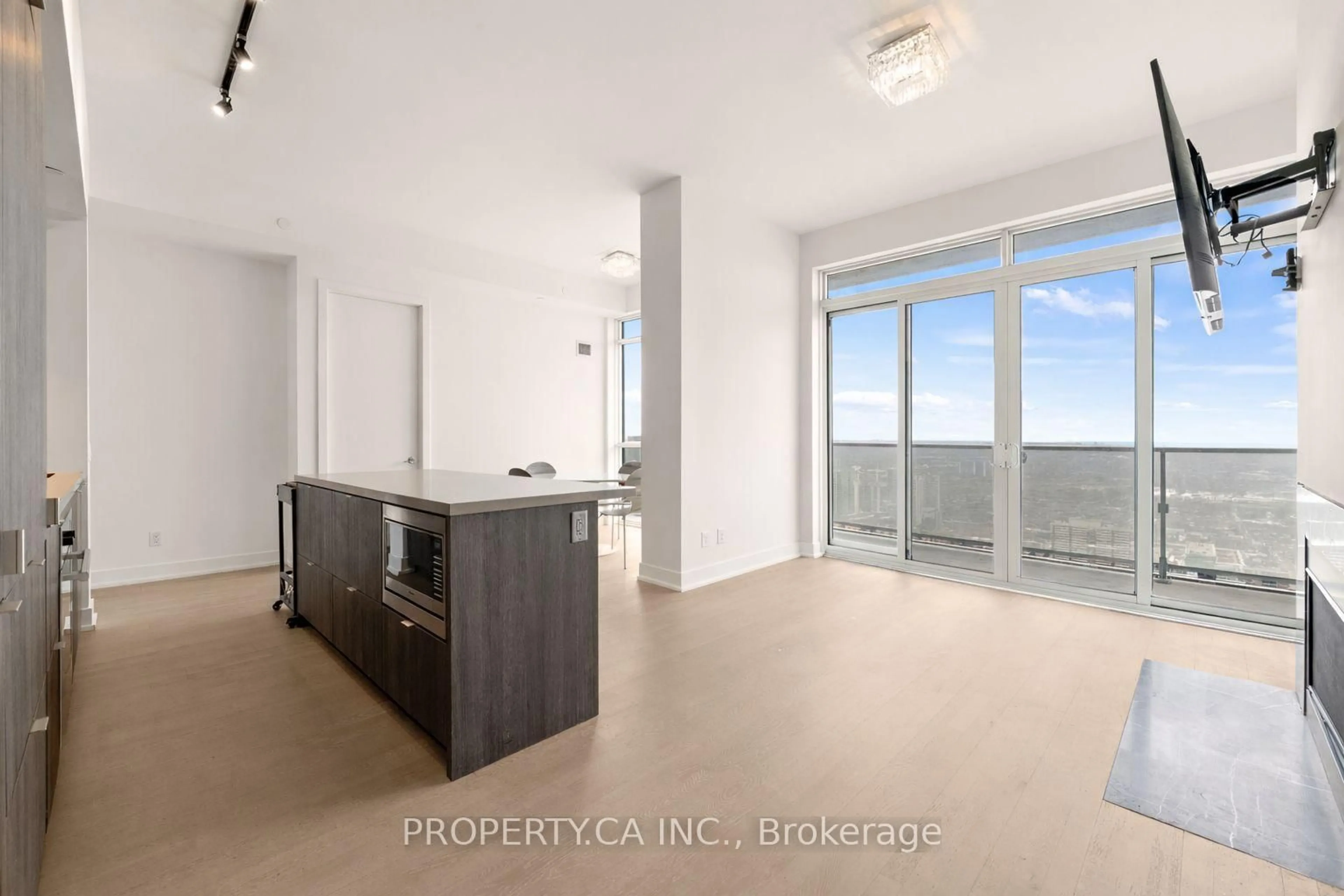 Unknown for 7 Grenville St #6108, Toronto Ontario M4Y 0E9