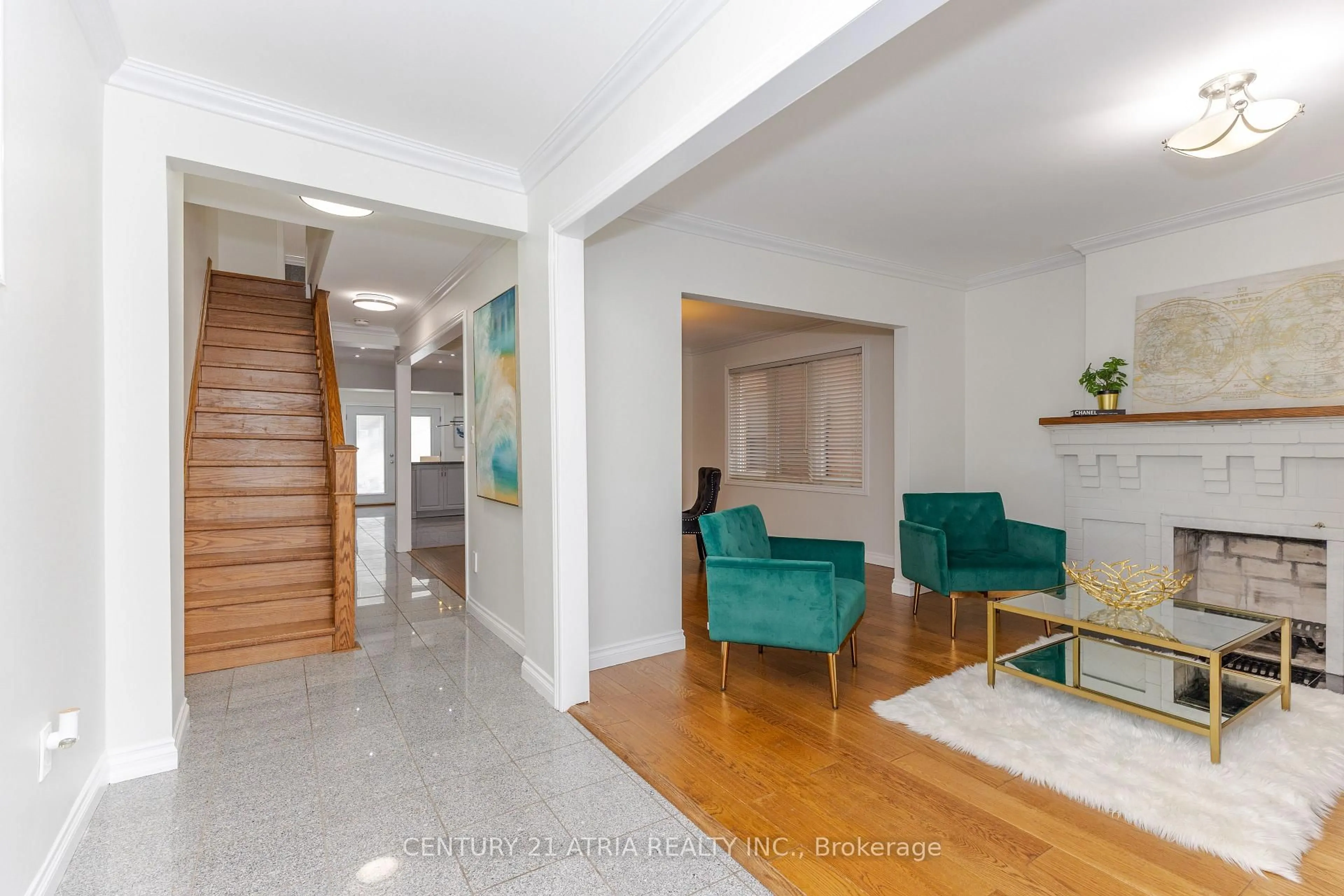 Unknown for 323 Lauder Ave, Toronto Ontario M6E 3H7