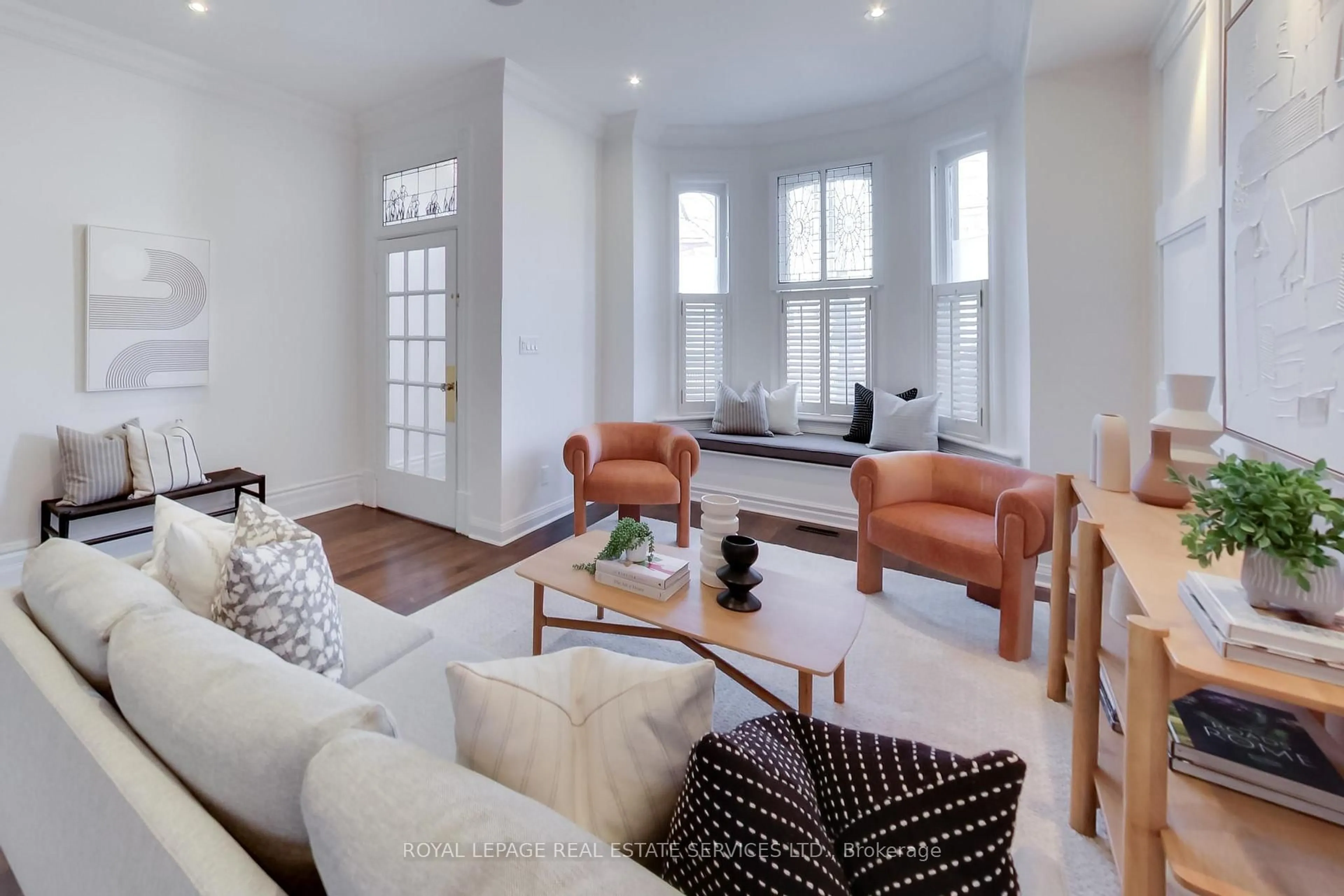 Living room with furniture, unknown for 53 Robinson St, Toronto Ontario M6J 1L4