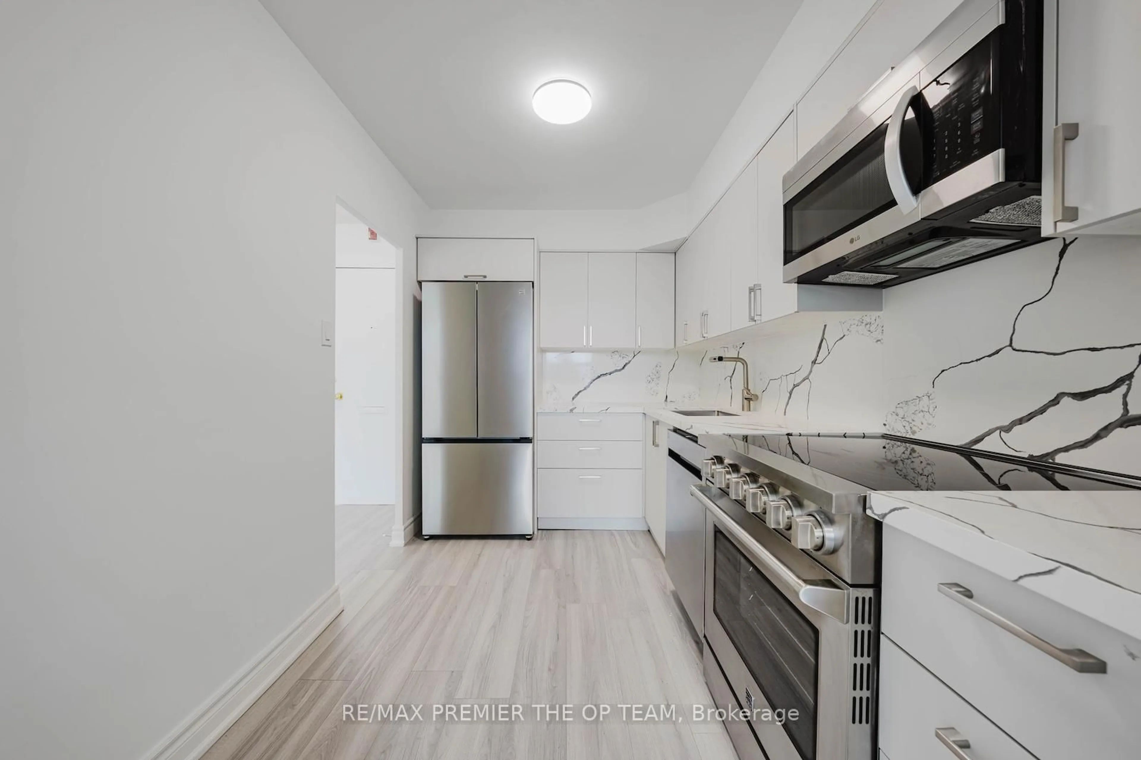 Standard kitchen, unknown for 70 Old Sheppard Ave #212, Toronto Ontario M2J 3L6