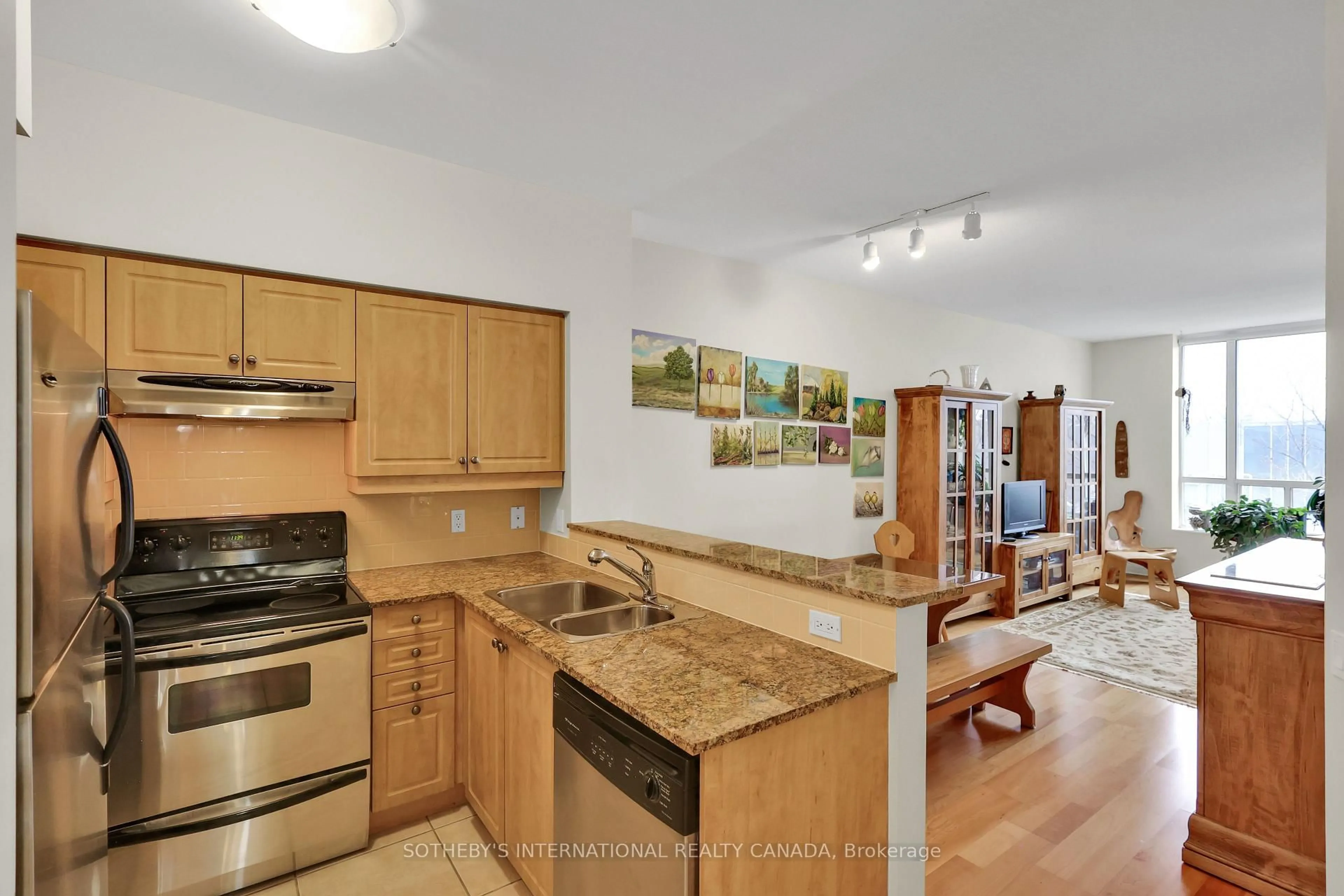 Open concept kitchen, unknown for 481 Rosewell Ave #407, Toronto Ontario M4R 2J1