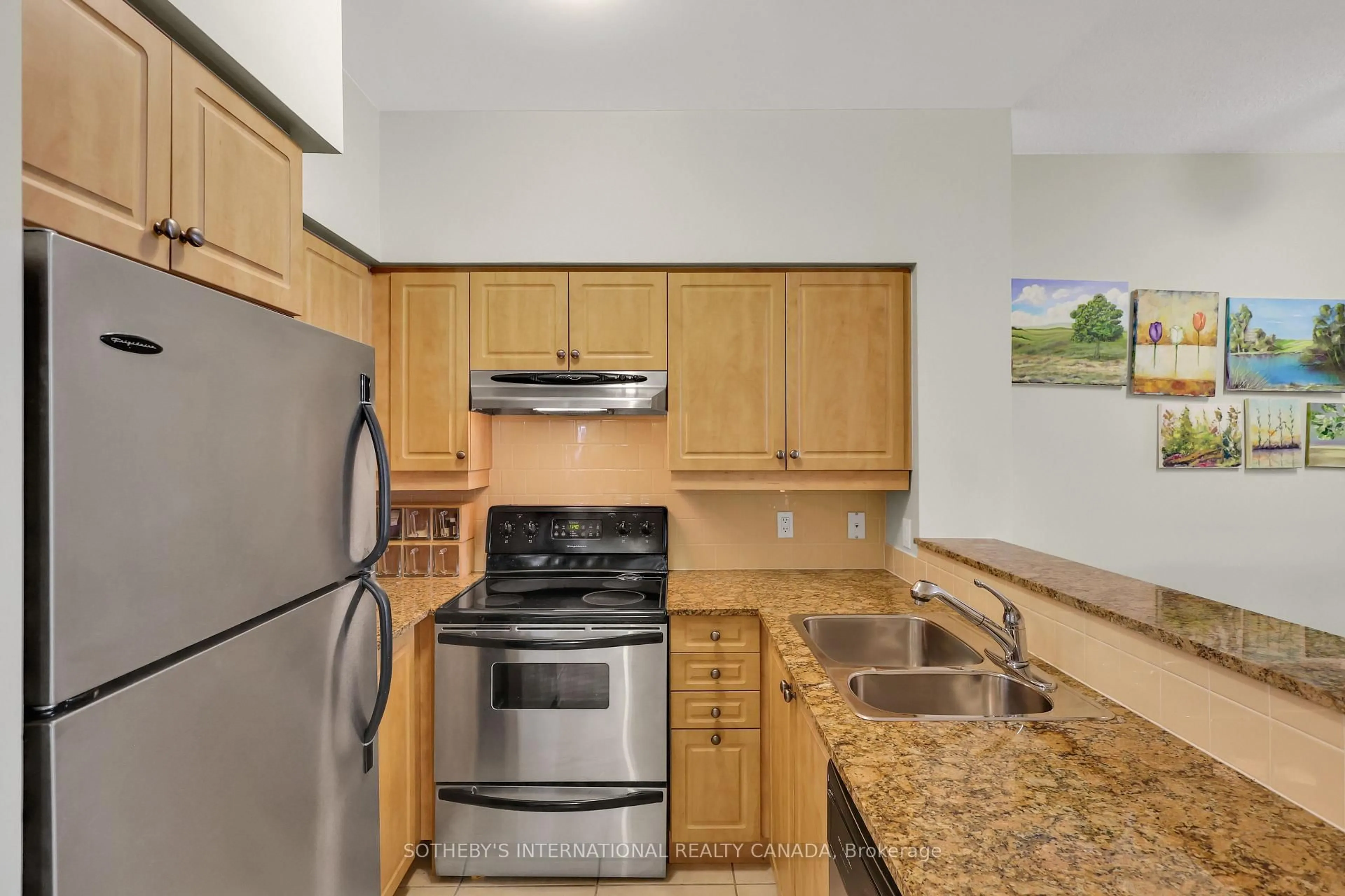 Standard kitchen, unknown for 481 Rosewell Ave #407, Toronto Ontario M4R 2J1