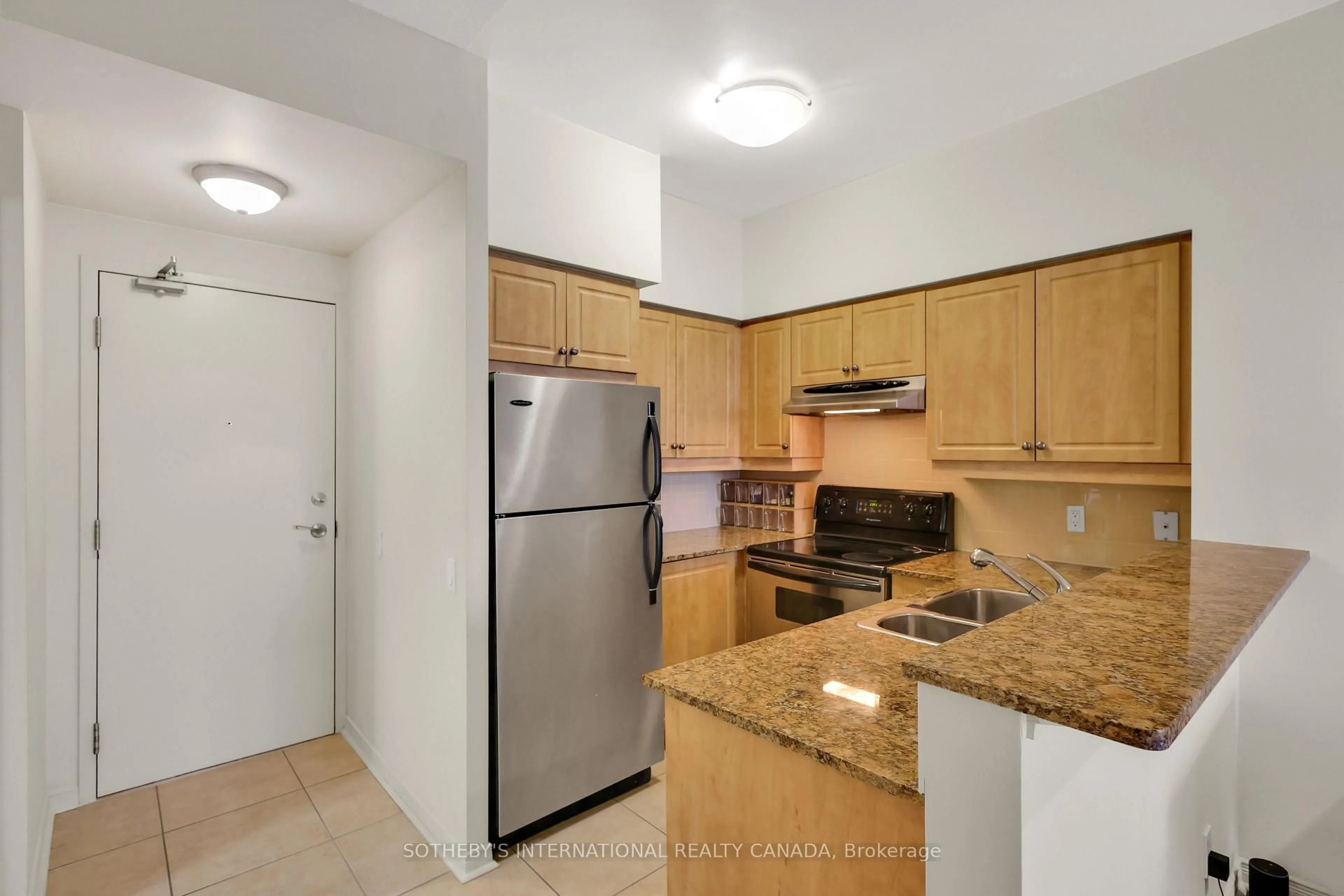 Standard kitchen, unknown for 481 Rosewell Ave #407, Toronto Ontario M4R 2J1