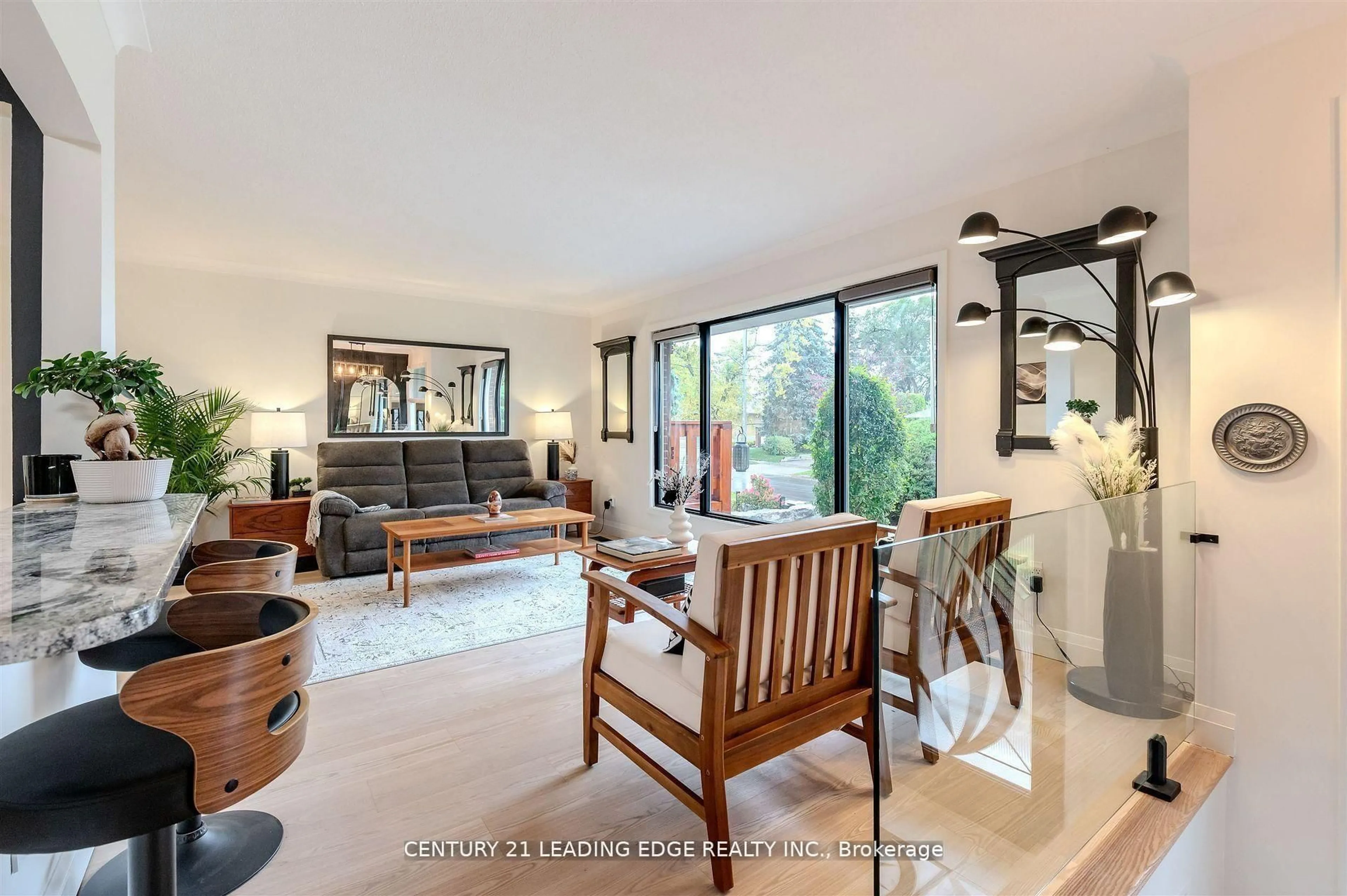 Living room with furniture, ceramic/tile floor for 112 Wyndcliff Cres, Toronto Ontario M4A 2K3