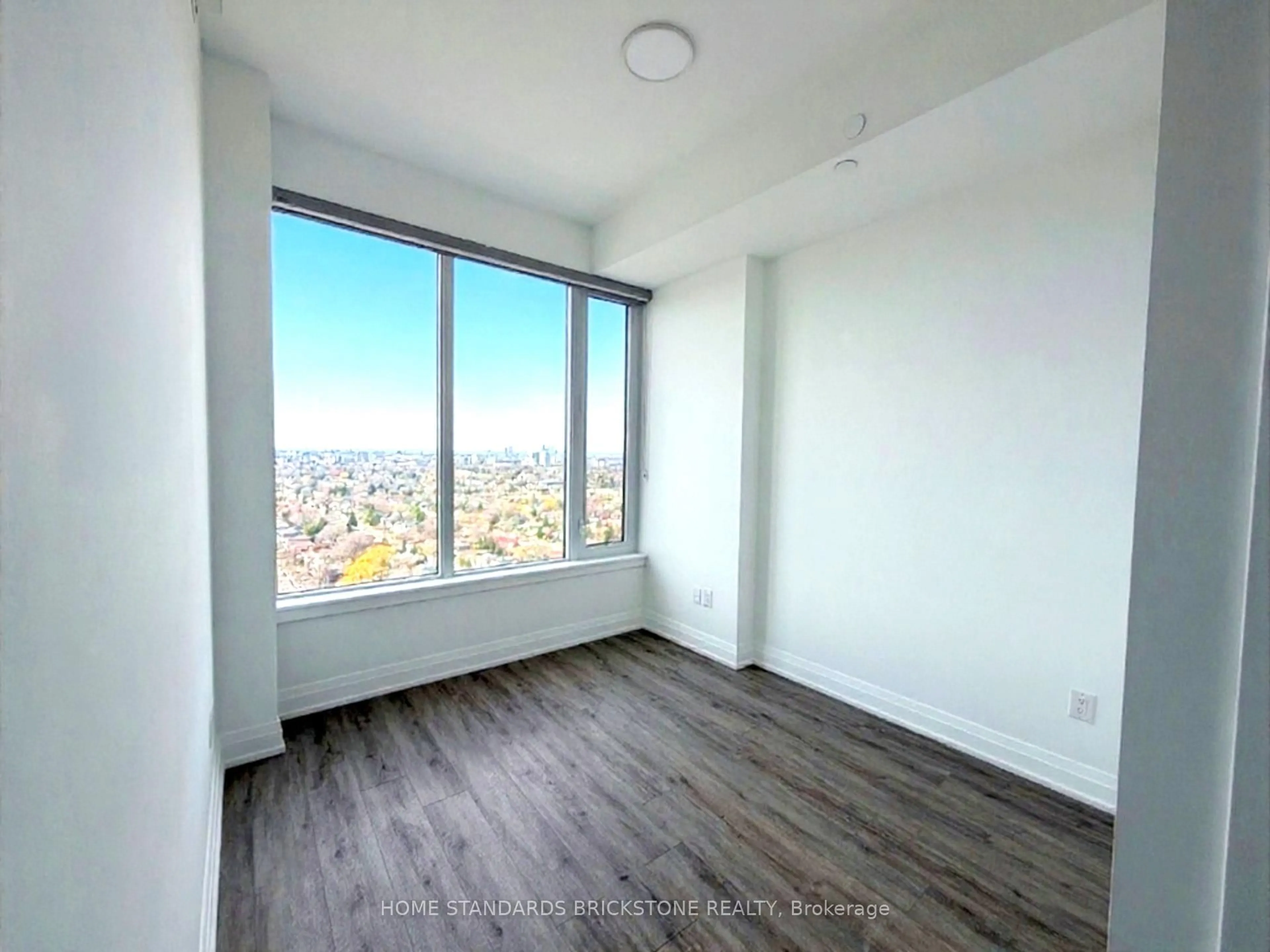 A pic of a room for 75 Canterbury Pl #Ph503, Toronto Ontario M2N 2N1