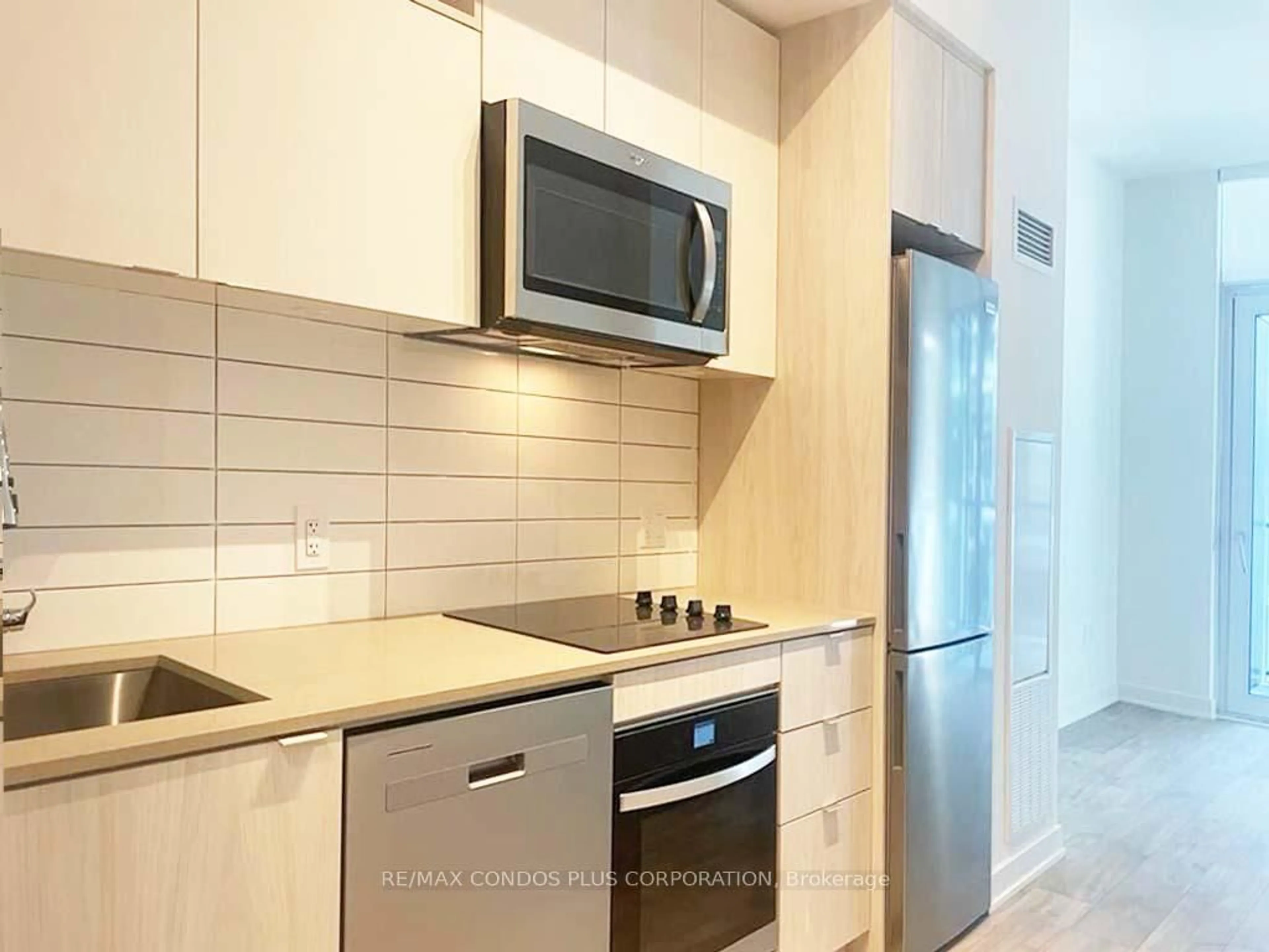 Standard kitchen, unknown for 60 Princess St #1113, Toronto Ontario M5A 2C7