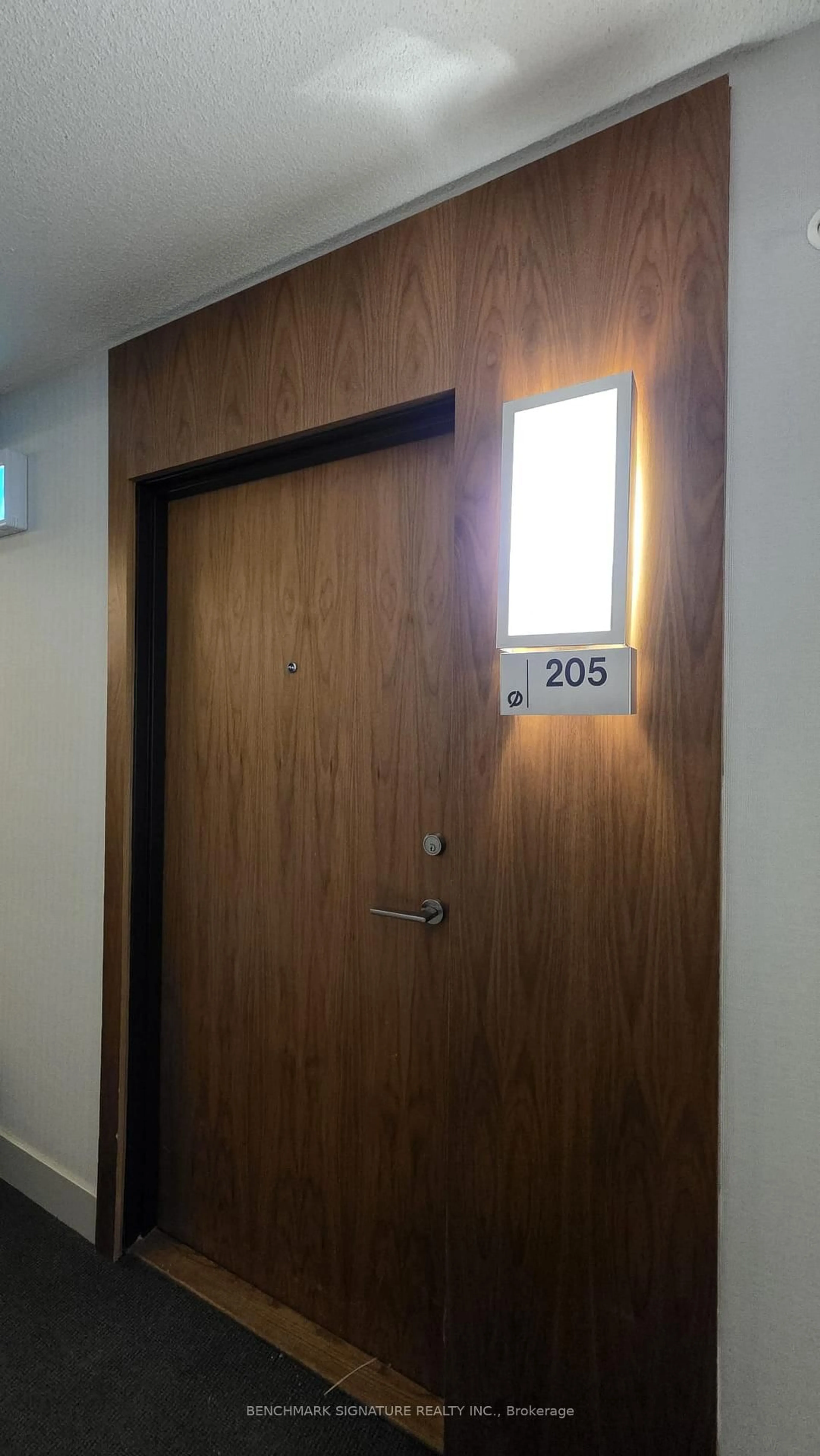 Indoor foyer for 75 Queens Wharf Rd #205, Toronto Ontario M5V 0J8