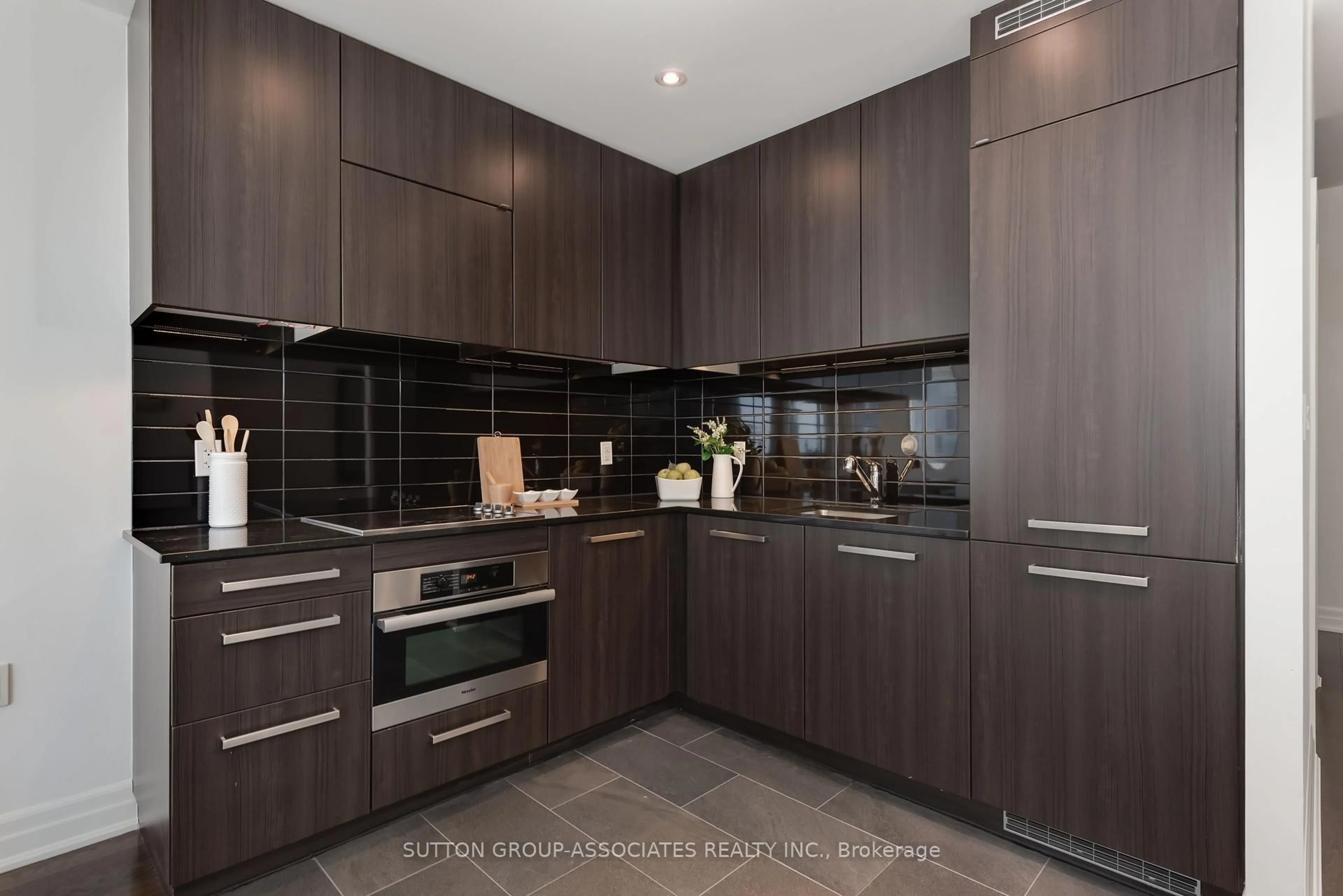Contemporary kitchen, unknown for 8 The Esplanade Ave #3212, Toronto Ontario M5E 0A6