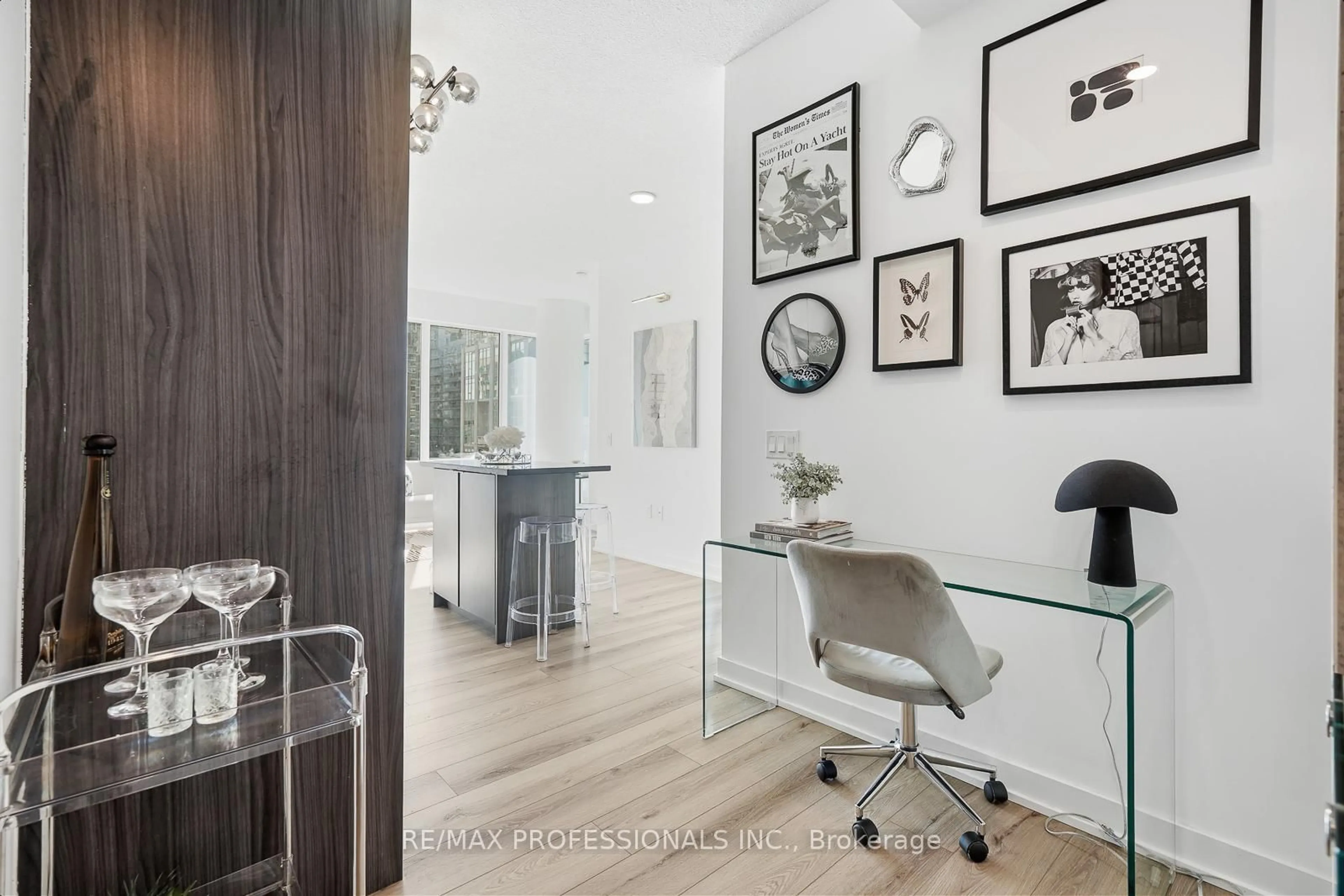 Unknown for 115 Blue Jays Way #1505, Toronto Ontario M5V 0N4