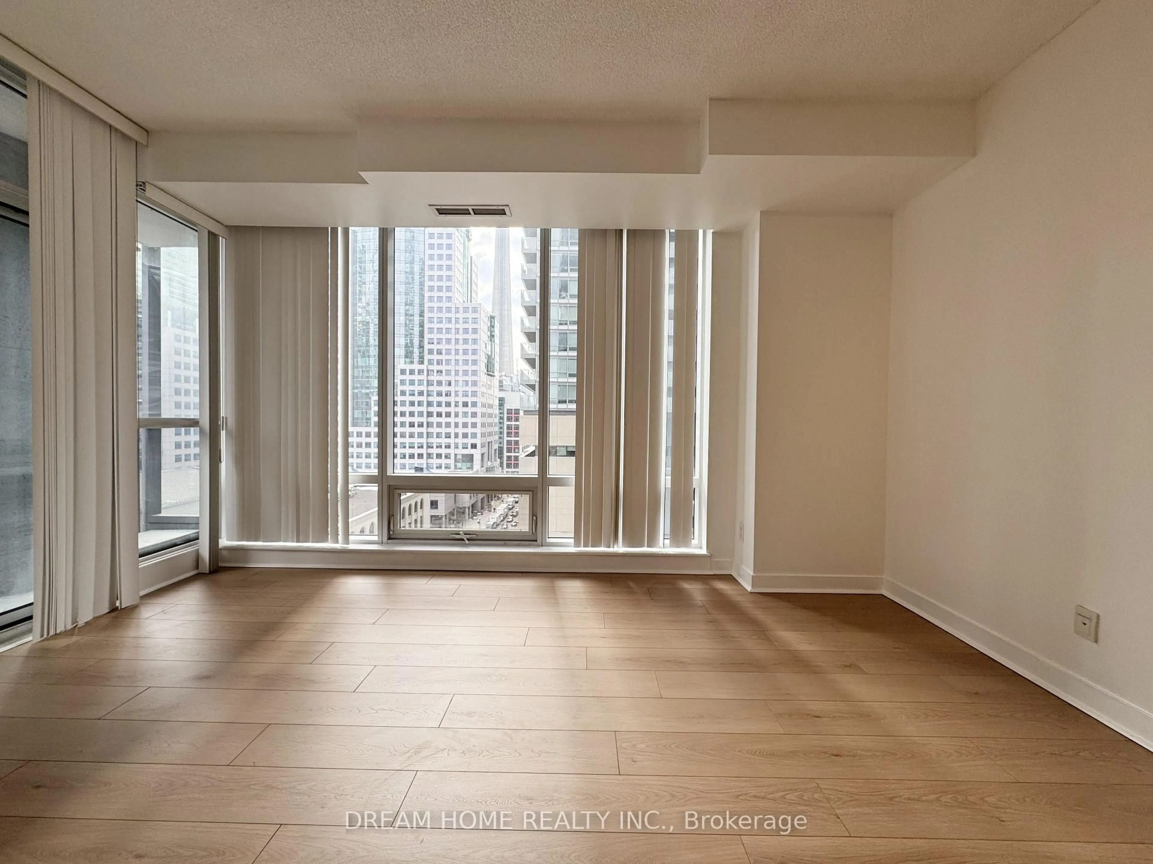 A pic of a room for 295 Adelaide St #1106, Toronto Ontario M5V 0L4
