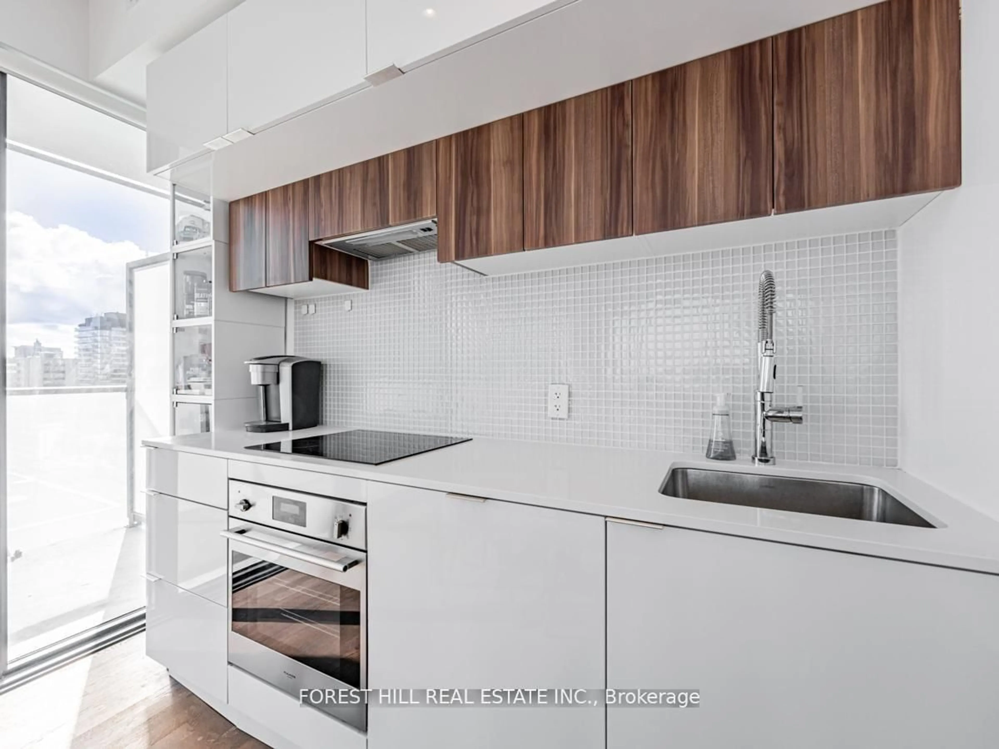 Unknown for 185 Roehampton Ave #1210, Toronto Ontario M4P 1R4