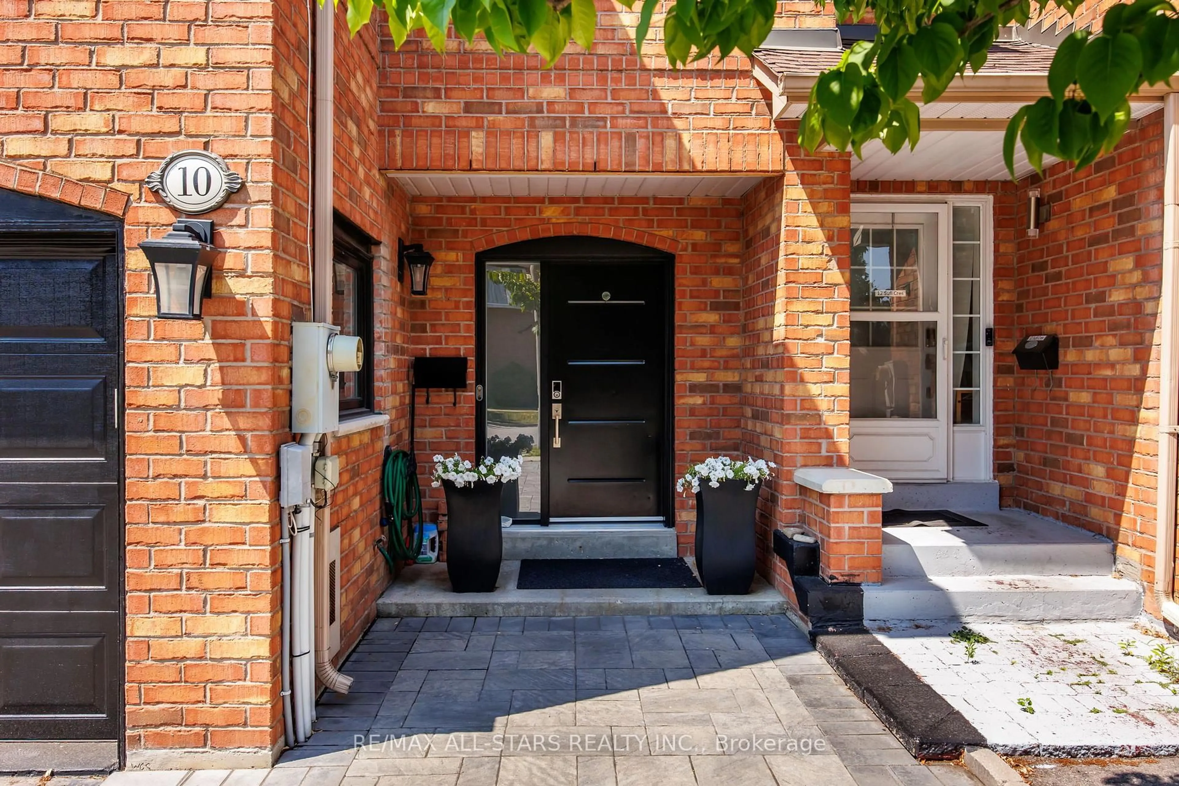 Unknown for 10 Sufi Cres, Toronto Ontario M4A 2X3