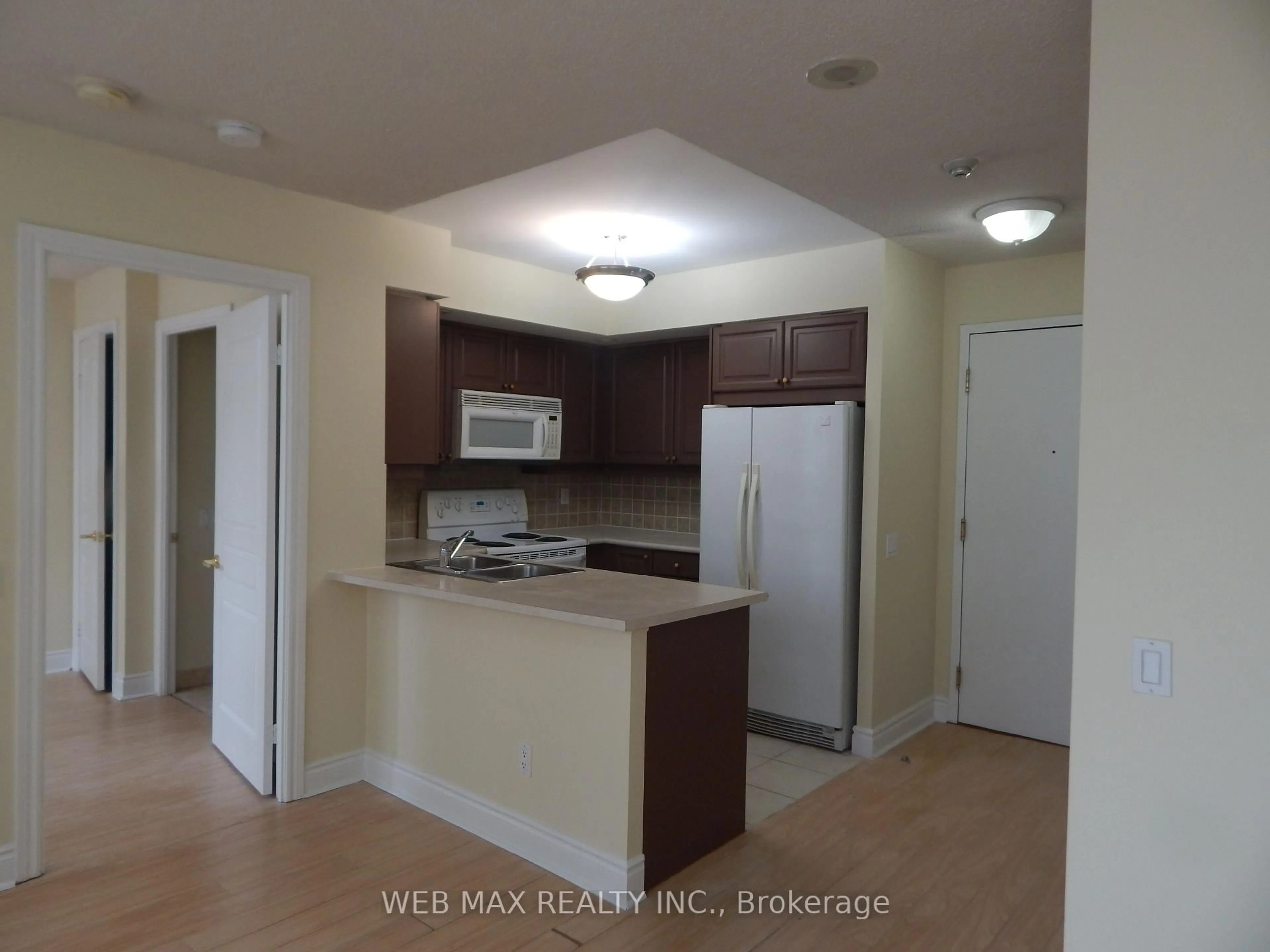 Standard kitchen, unknown for 5 Northtown Way #309, Toronto Ontario M2N 7A1