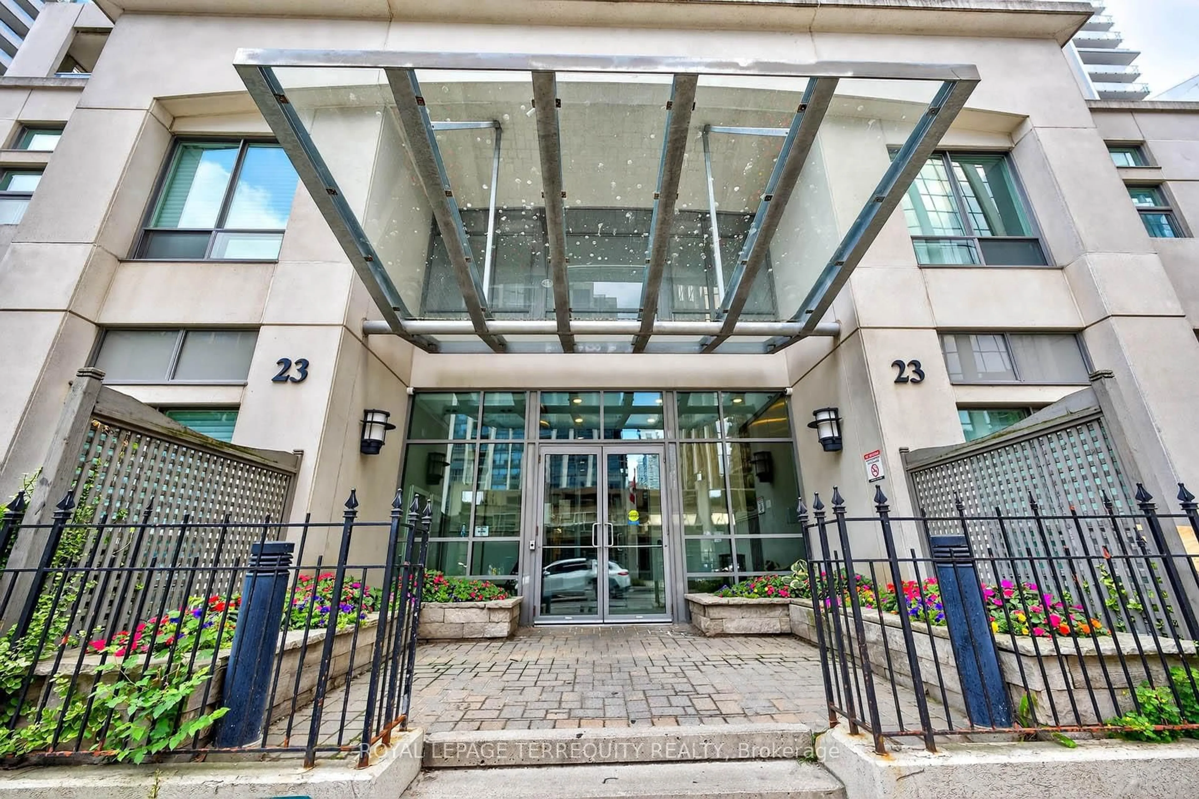 Indoor foyer for 23 Hollywood Ave #2610, Toronto Ontario M2N 7L8