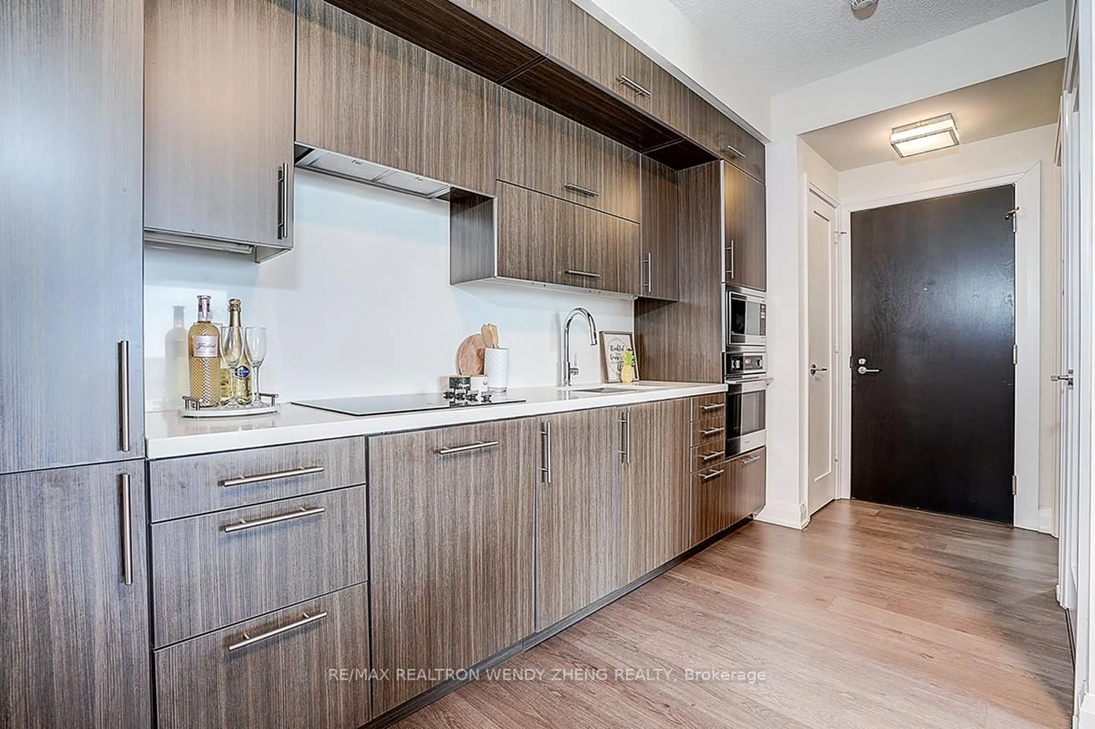 Contemporary kitchen, wood/laminate floor for 5 Sheppard Ave #4021, Toronto Ontario M2N 2Z8