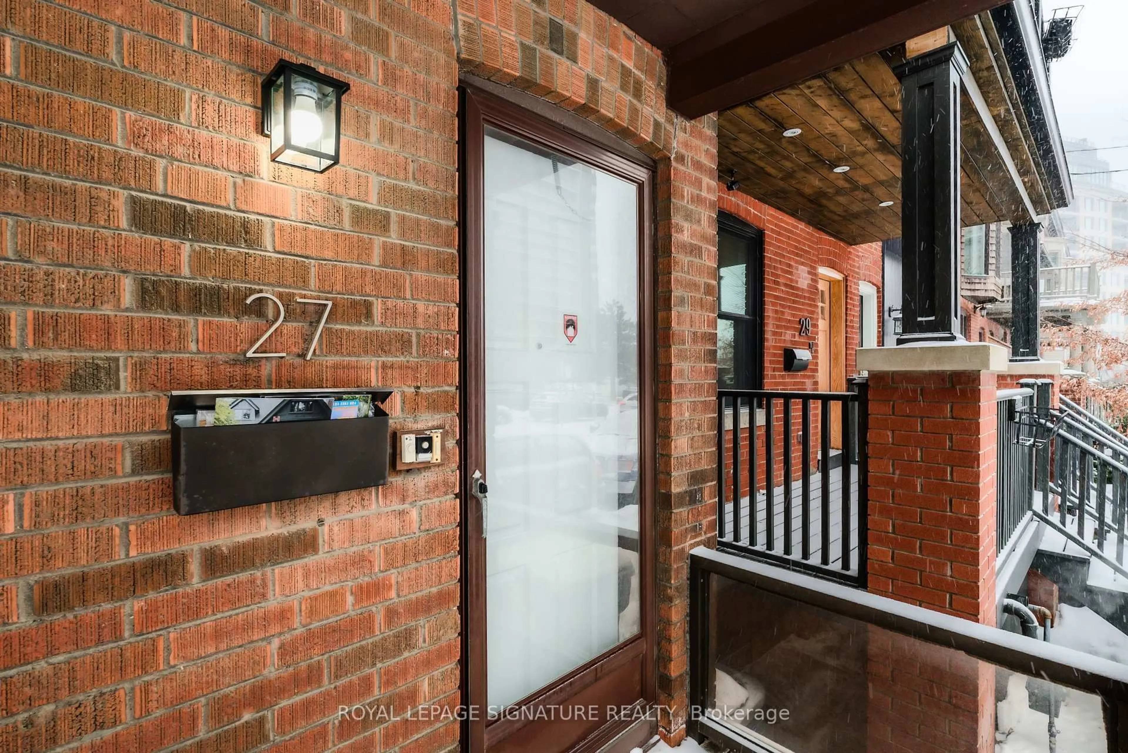 Indoor entryway for 27 Hillsboro Ave, Toronto Ontario M5R 1S6