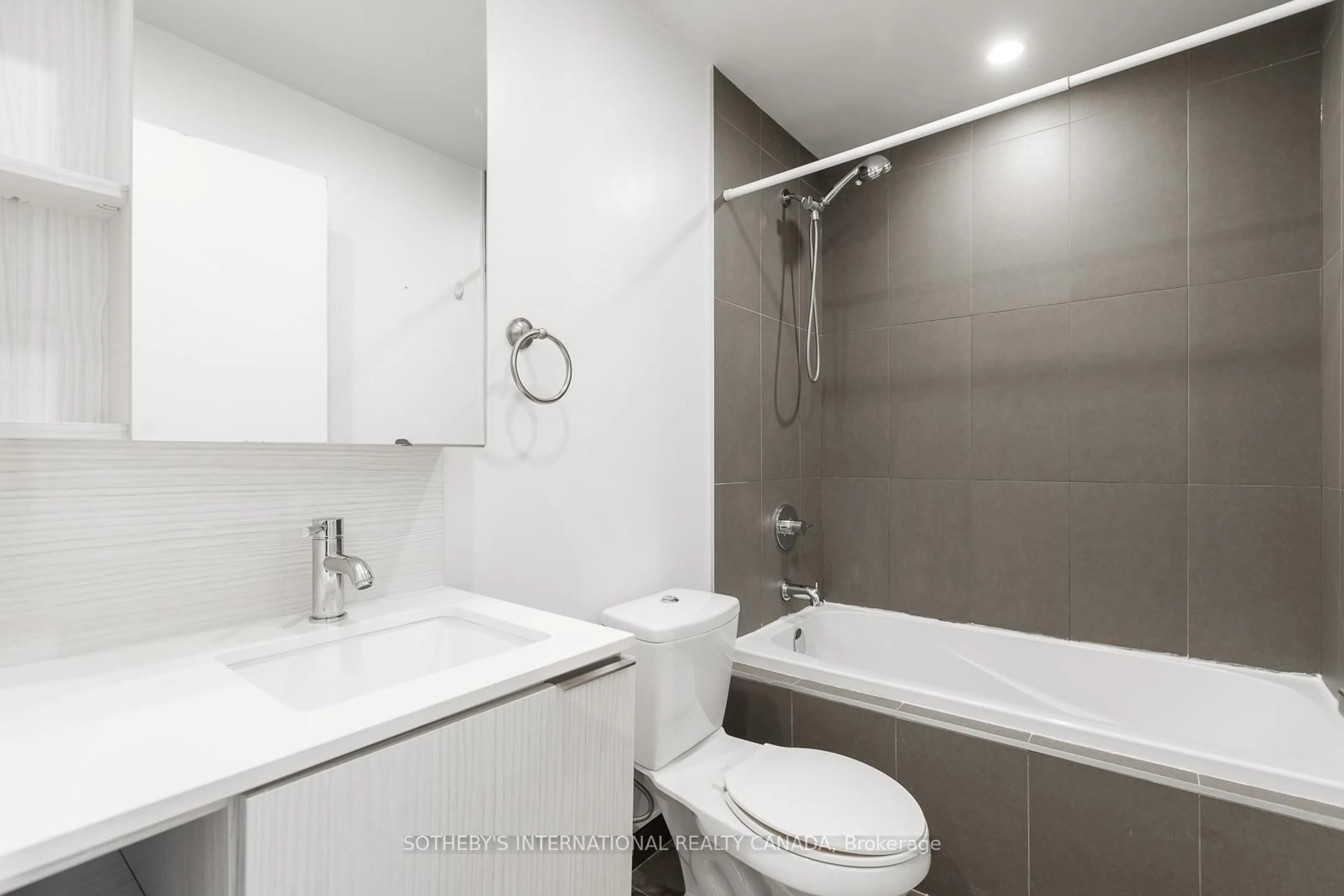 Standard bathroom, ceramic/tile floor for 55 Regent Park Blvd #506, Toronto Ontario M5A 0C2