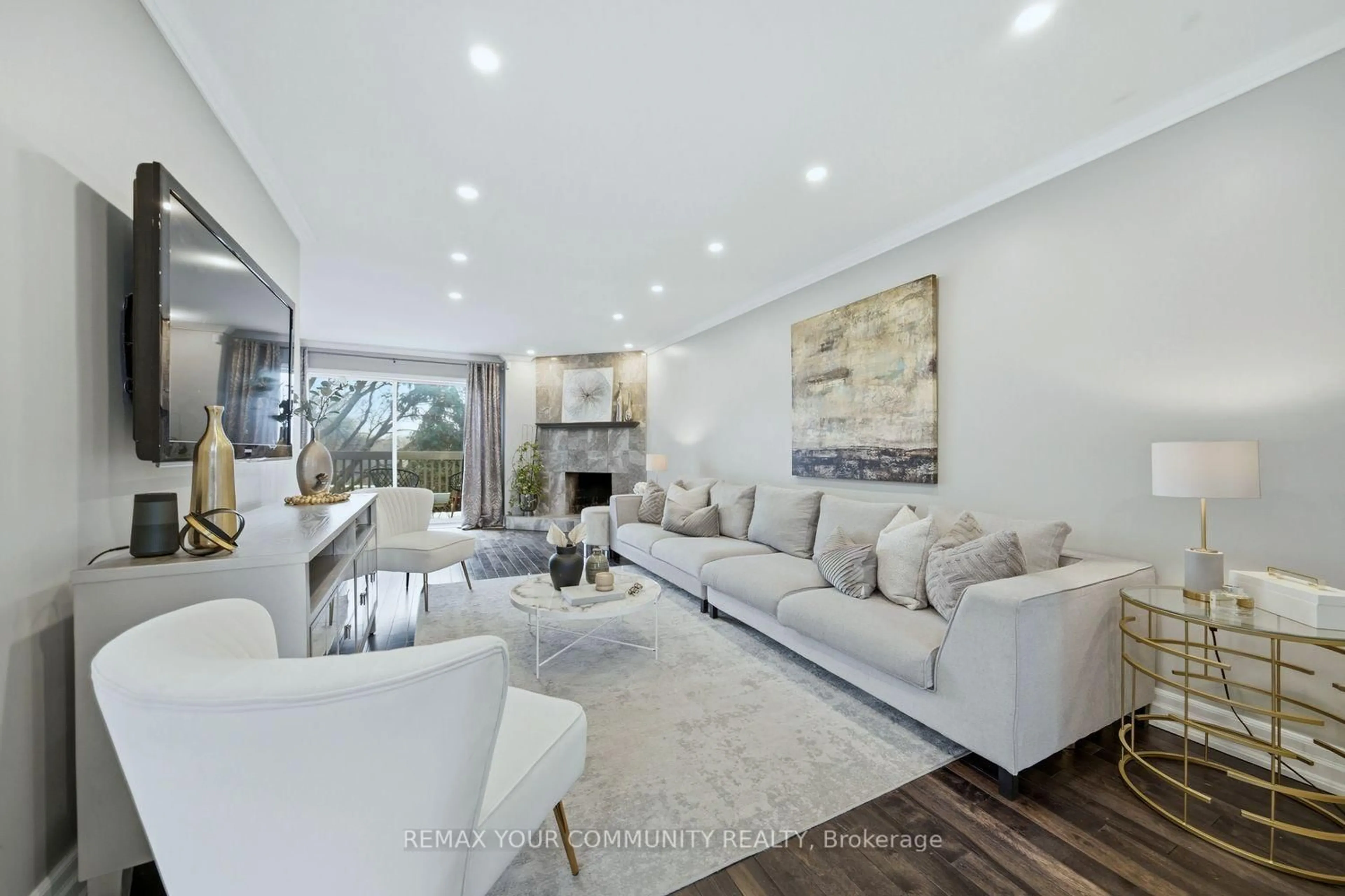 Living room with furniture, unknown for 25 Cheryl Shepway Cres, Toronto Ontario M2J 4R5