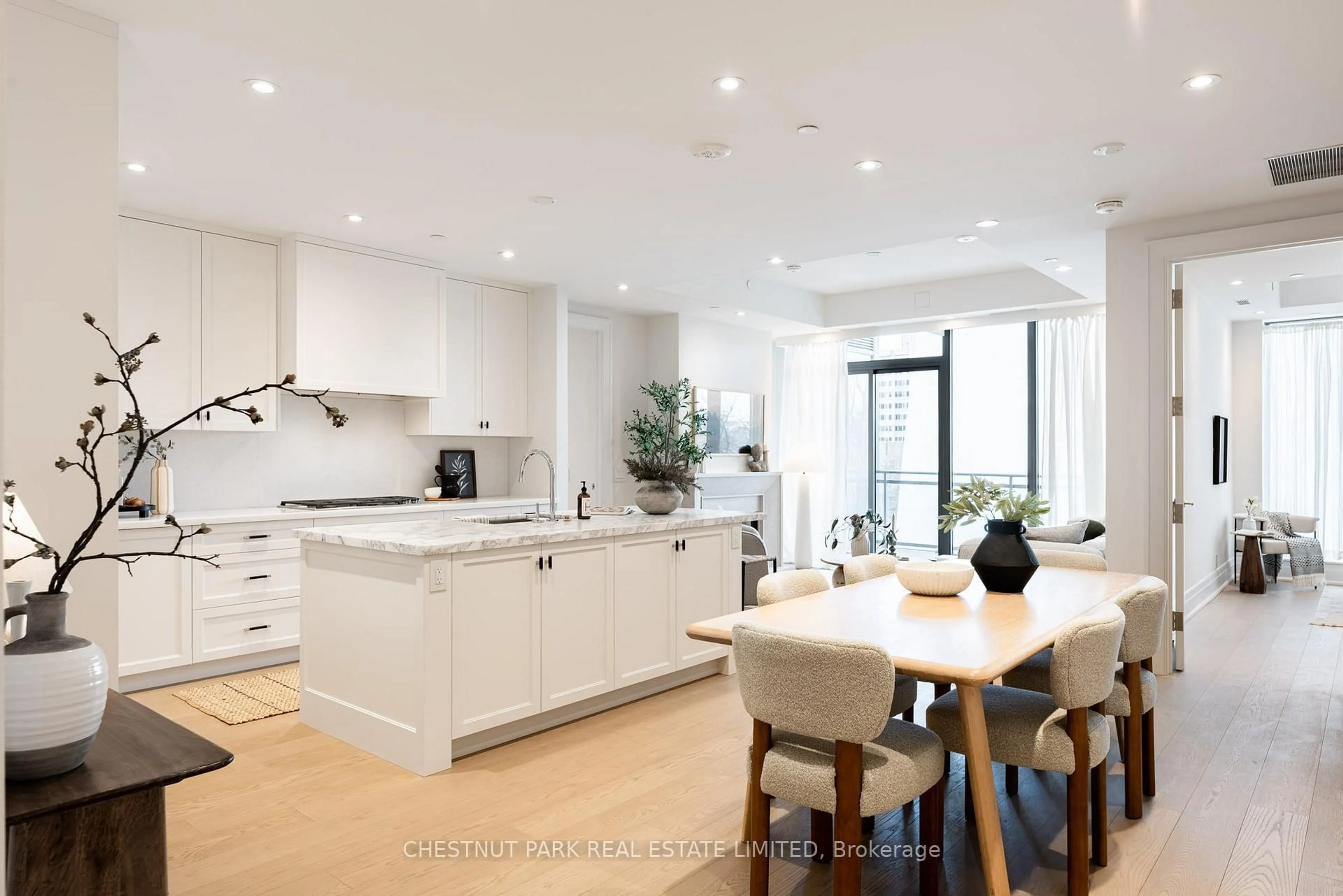 Contemporary kitchen, unknown for 10 Prince Arthur Ave #501, Toronto Ontario M5R 1A9