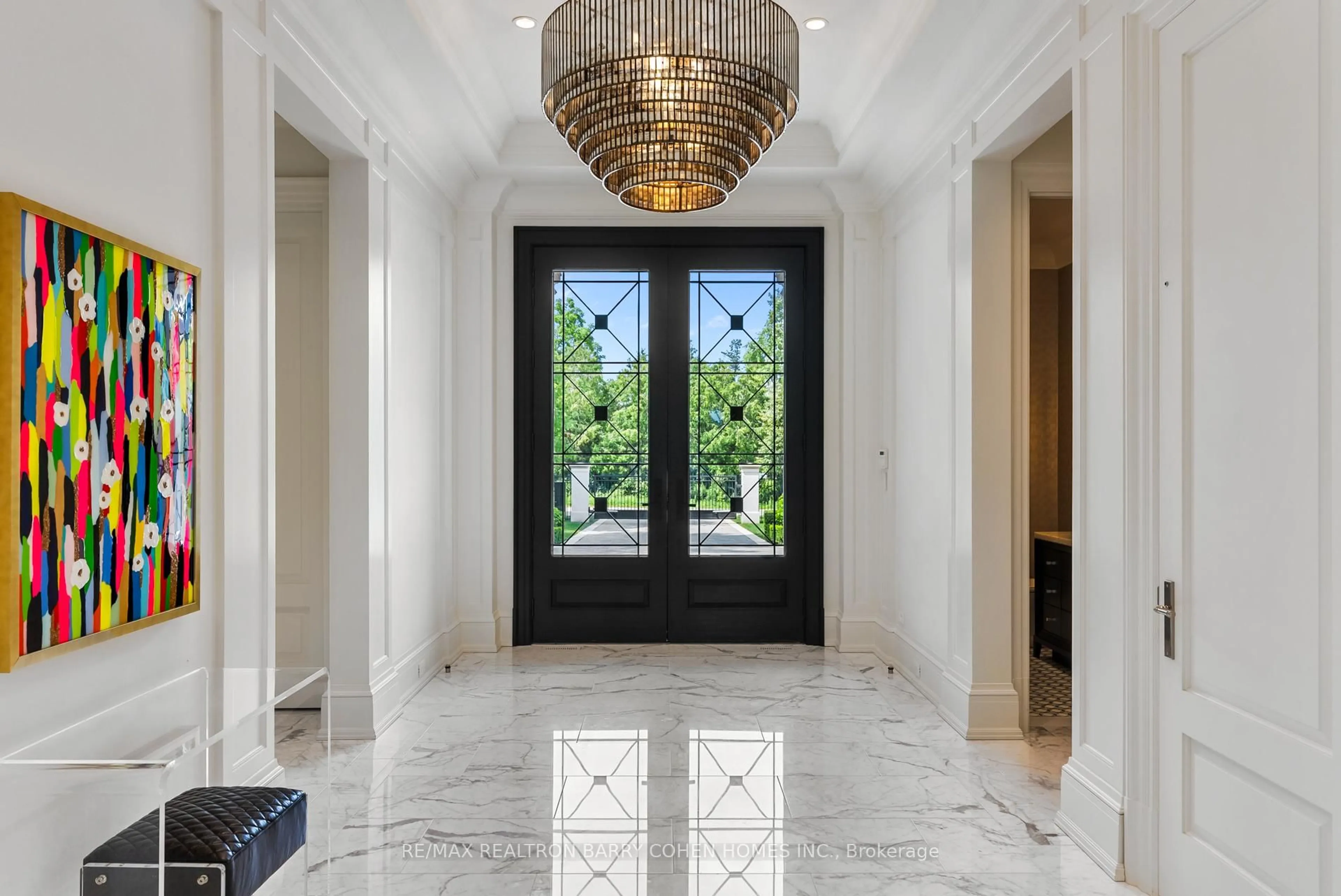 Indoor entryway for 19 Country Lane, Toronto Ontario M2L 1E1