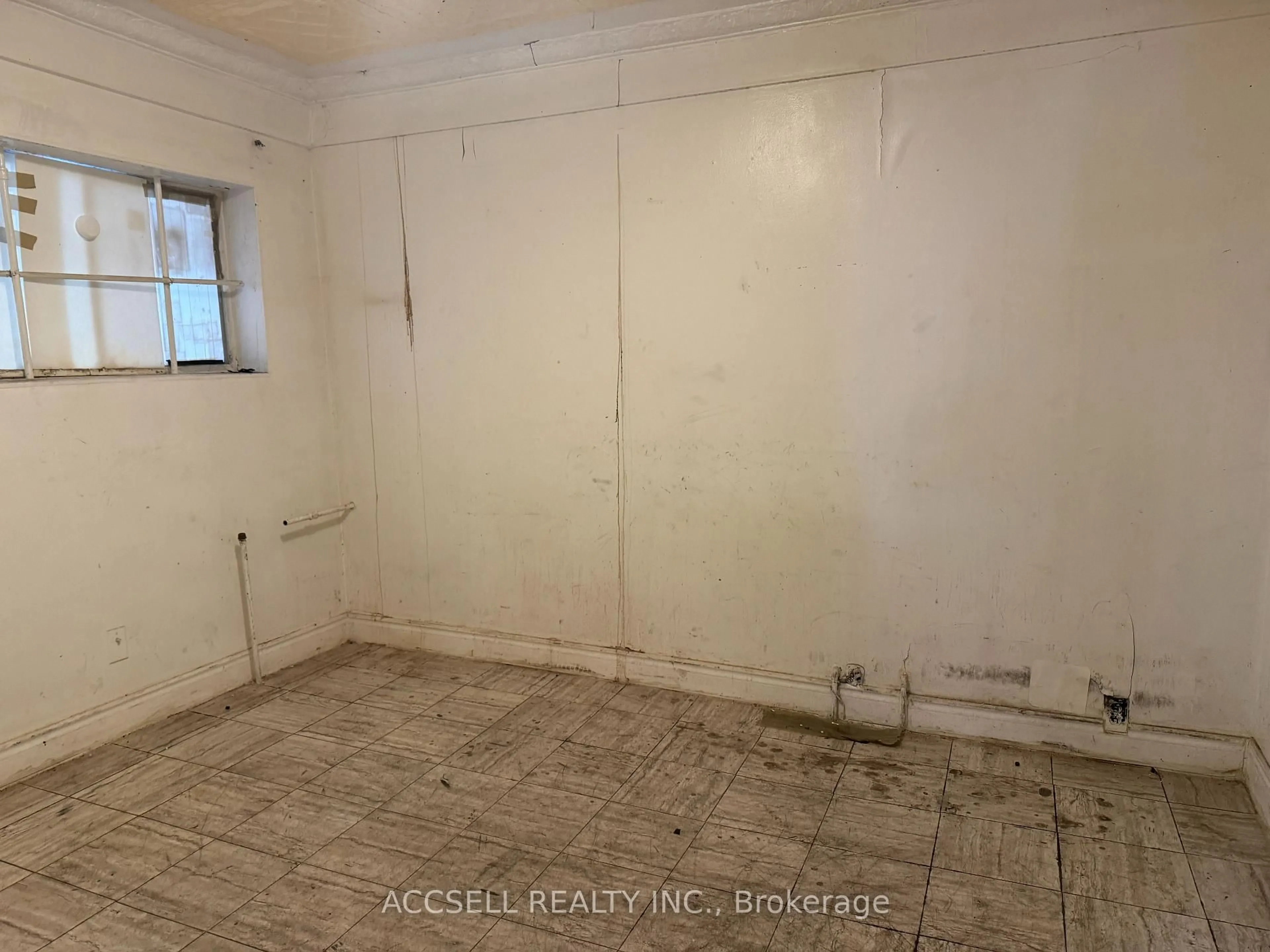 A pic of a room for 176 Brunswick Ave, Toronto Ontario M5S 2M5