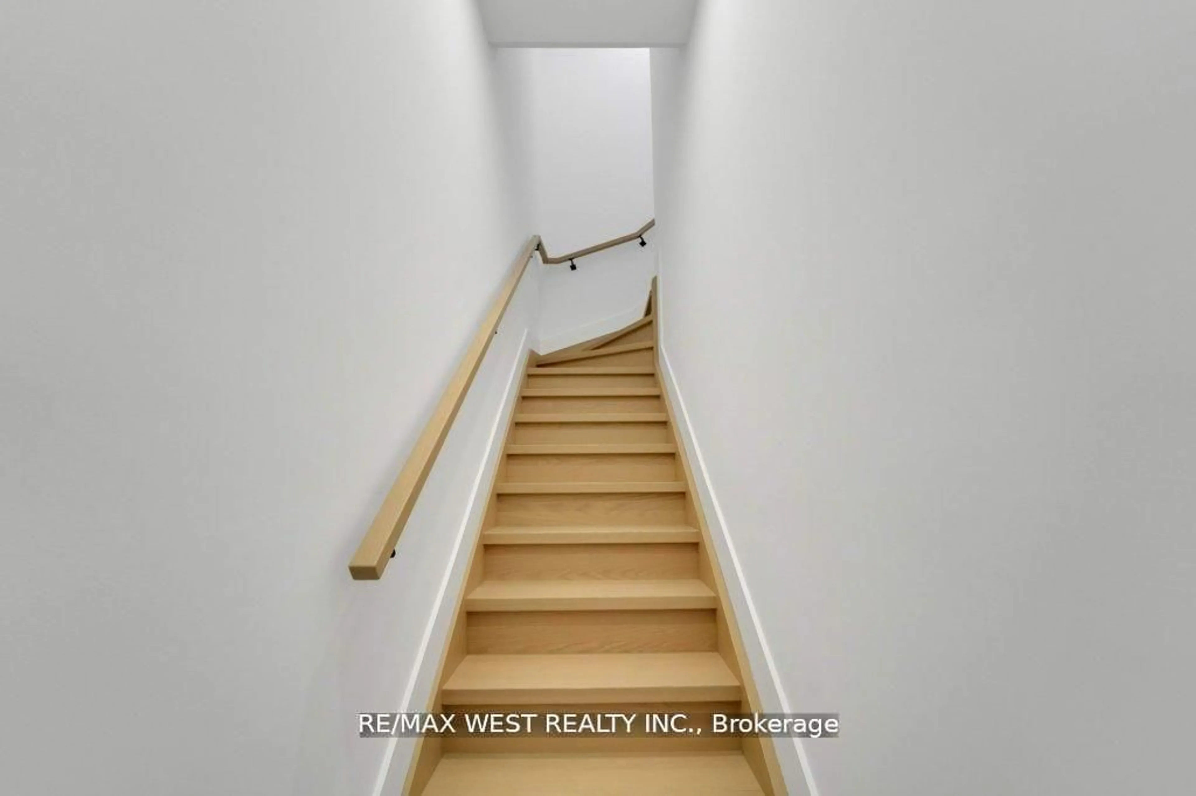 Stairs for 661 Winona Dr, Toronto Ontario M6C 3V6