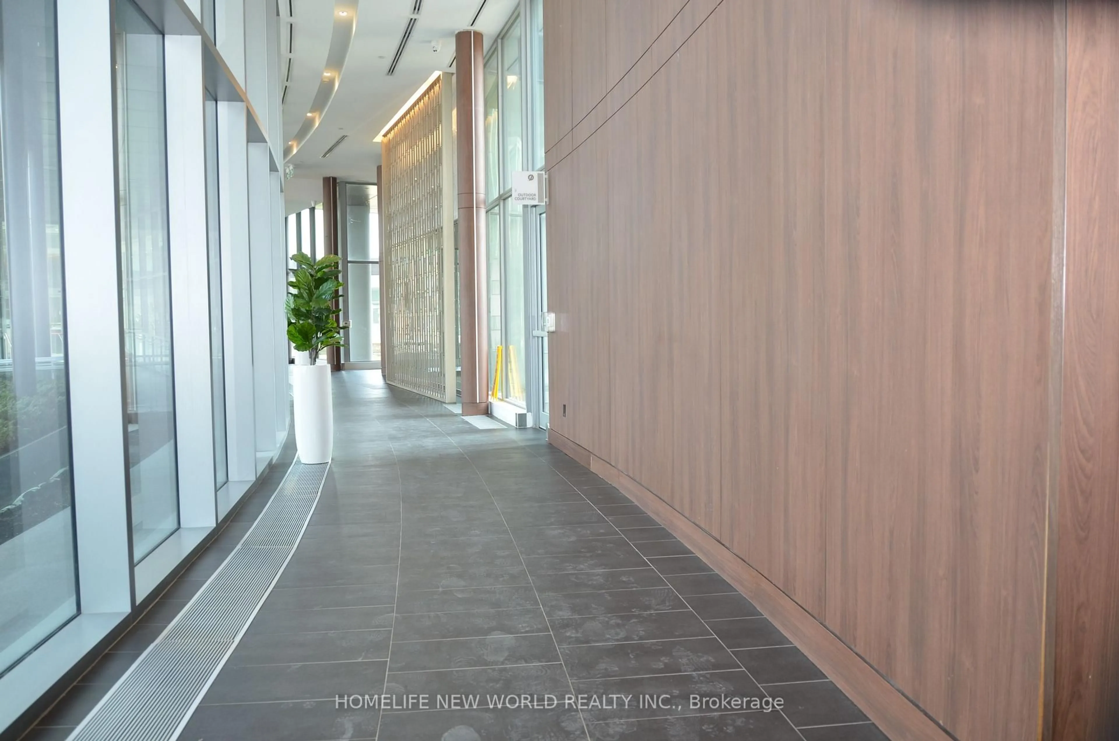 Indoor foyer for 115 McMahon Dr #909, Toronto Ontario M2K 0E3