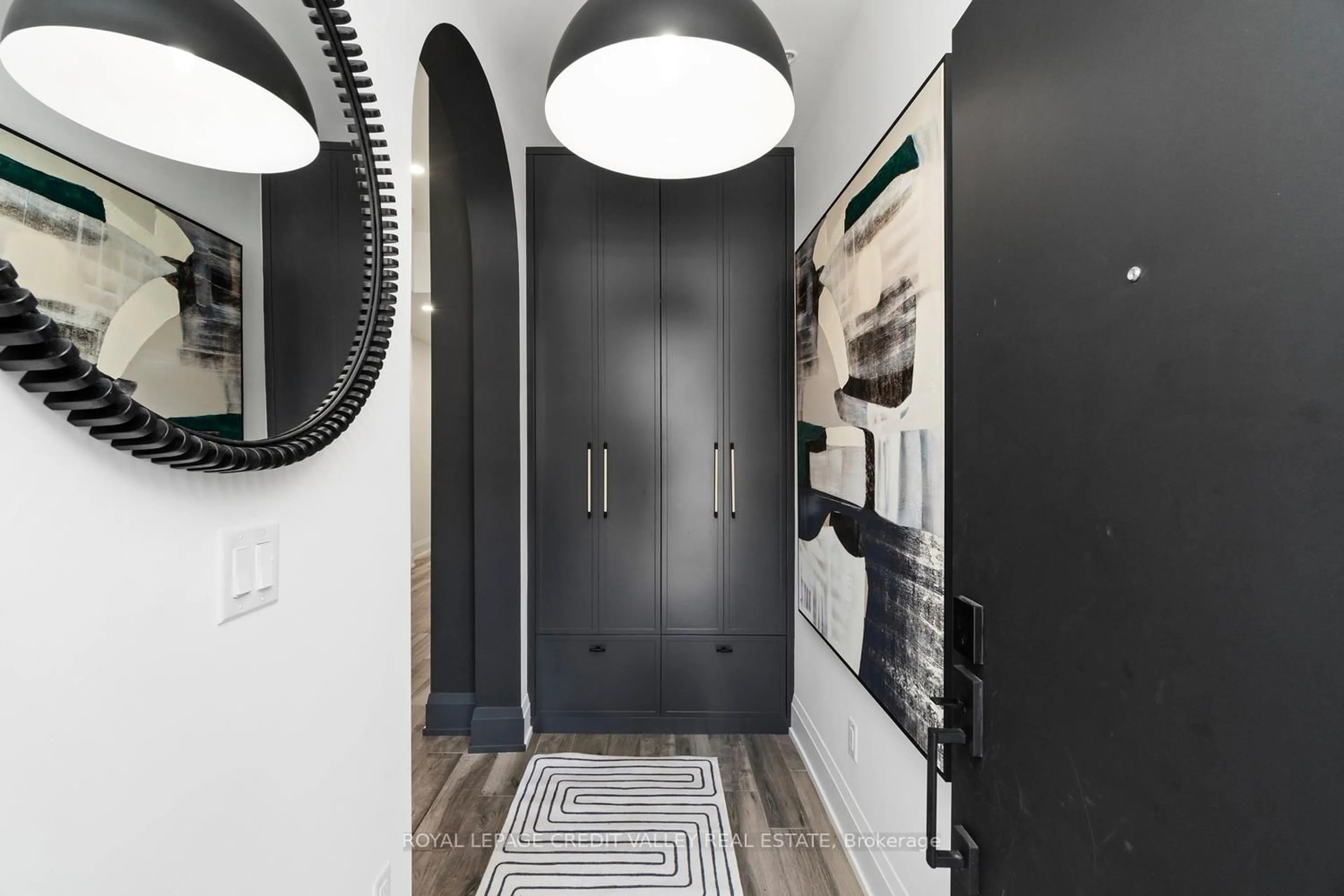 Indoor entryway for 60 A Tecumseth St, Toronto Ontario M5V 2R8