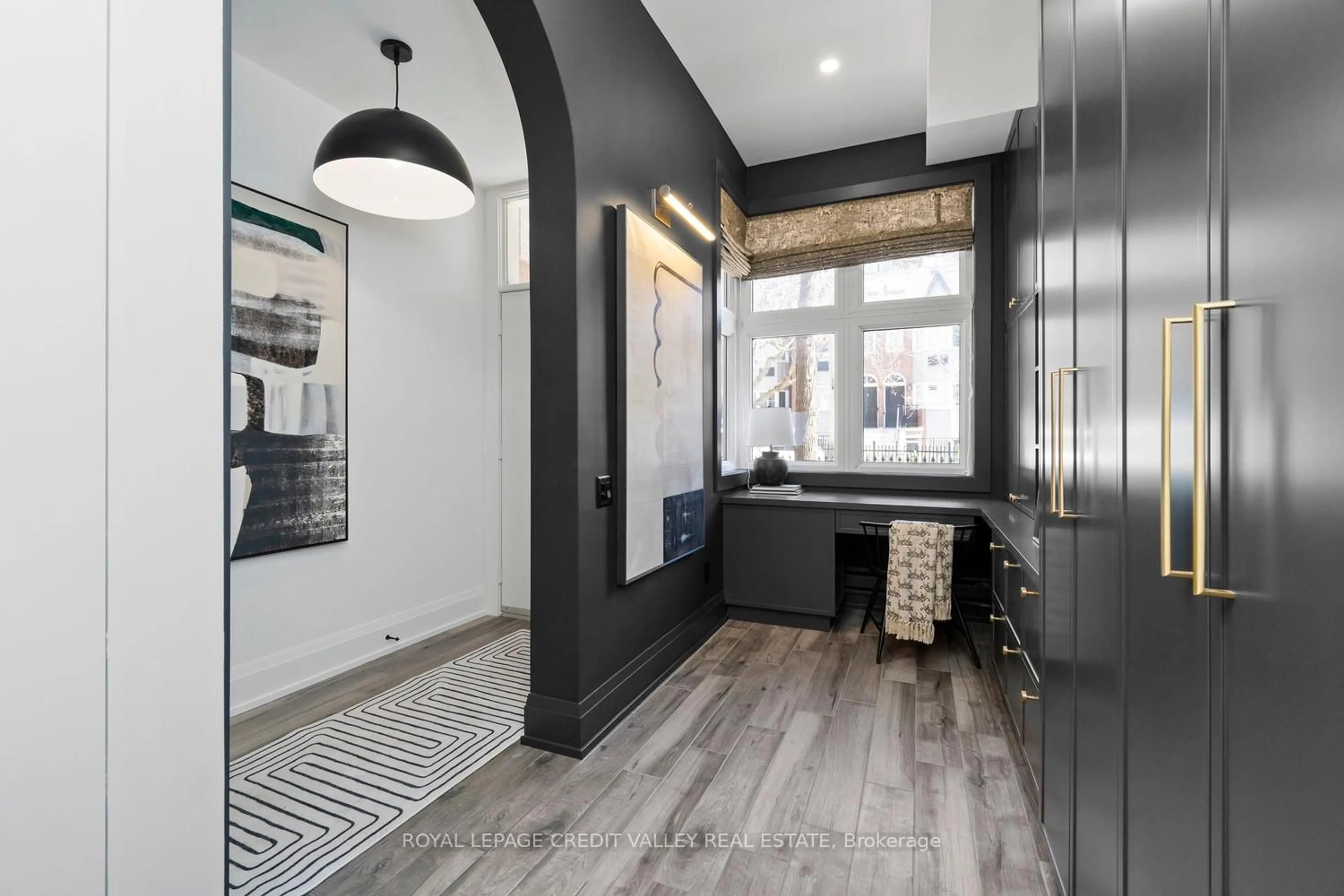 Indoor entryway for 60 A Tecumseth St, Toronto Ontario M5V 2R8