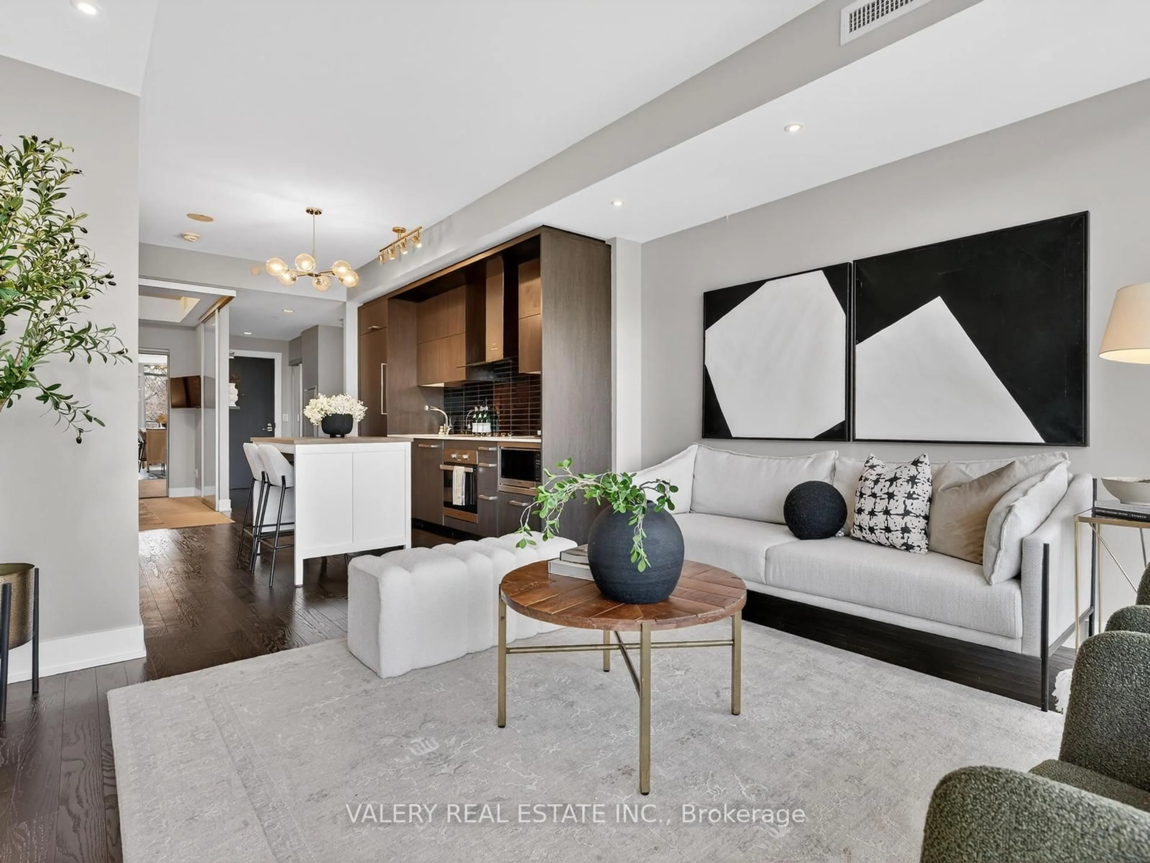 Living room with furniture, unknown for 3018 Yonge St #311, Toronto Ontario M4N 0A5