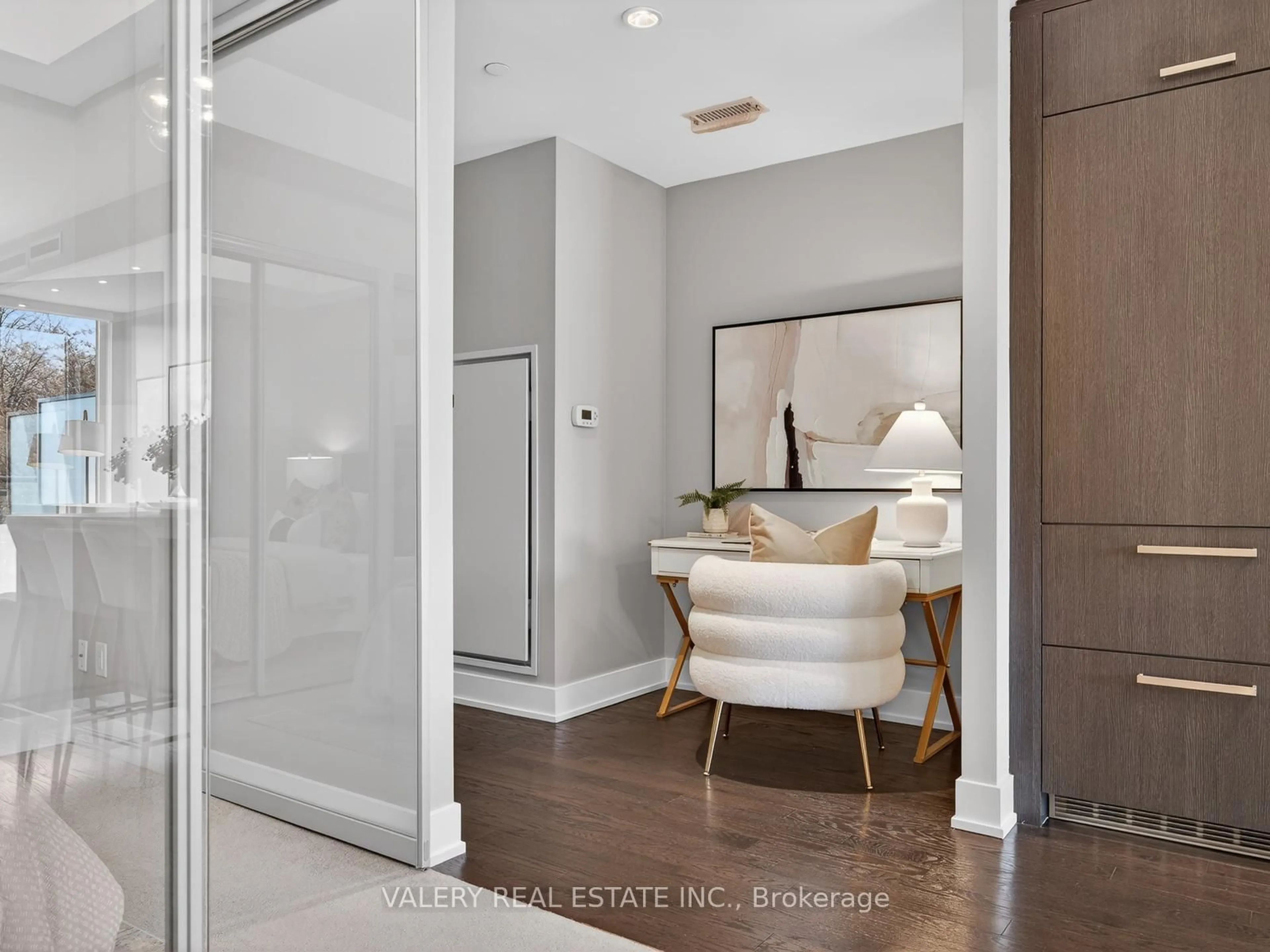 Indoor entryway for 3018 Yonge St #311, Toronto Ontario M4N 0A5