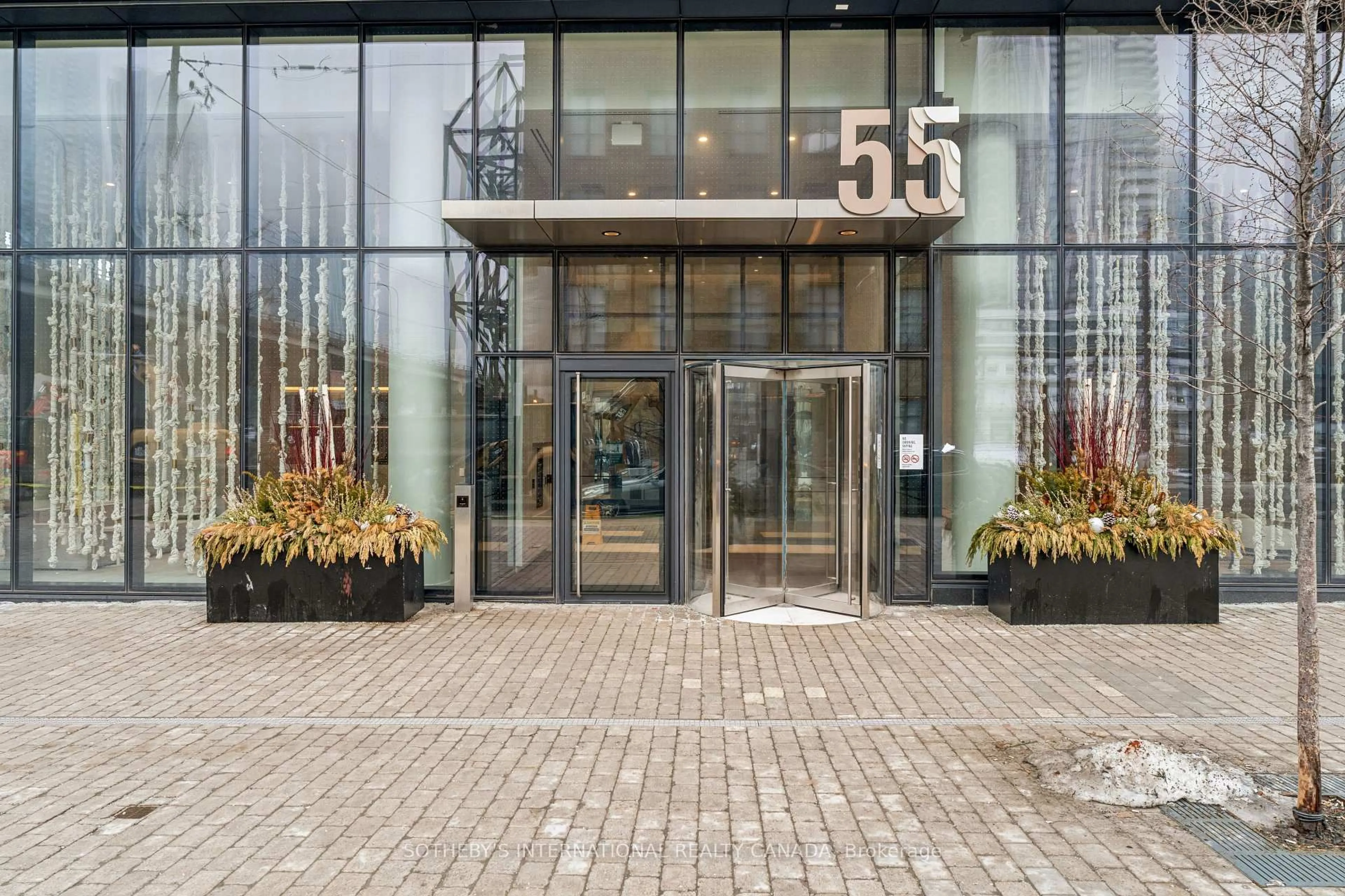 Indoor foyer for 55 Cooper St #5105, Toronto Ontario M5E 0G1