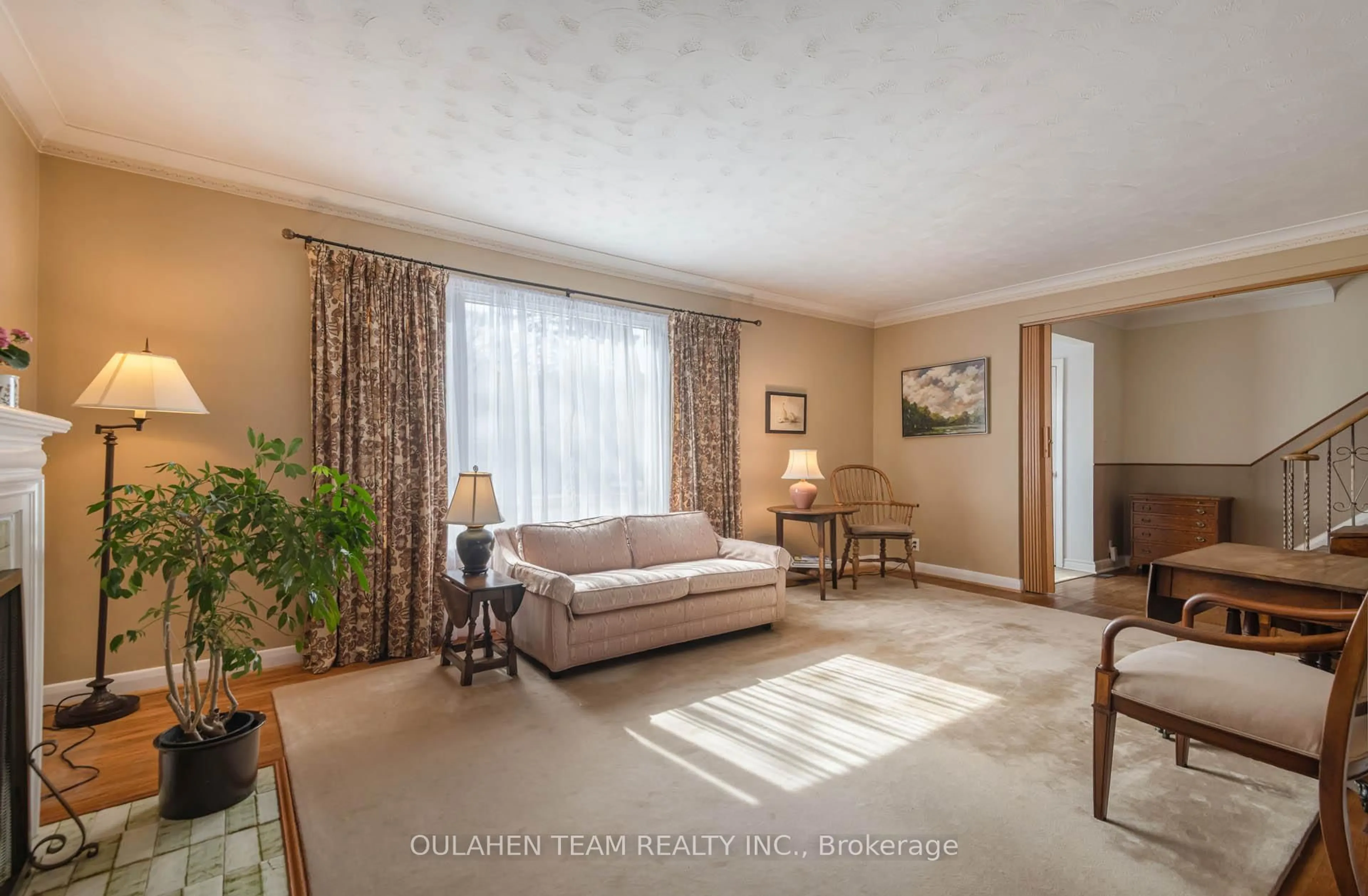 Living room with furniture, unknown for 448 Cummer Ave, Toronto Ontario M2M 2G2