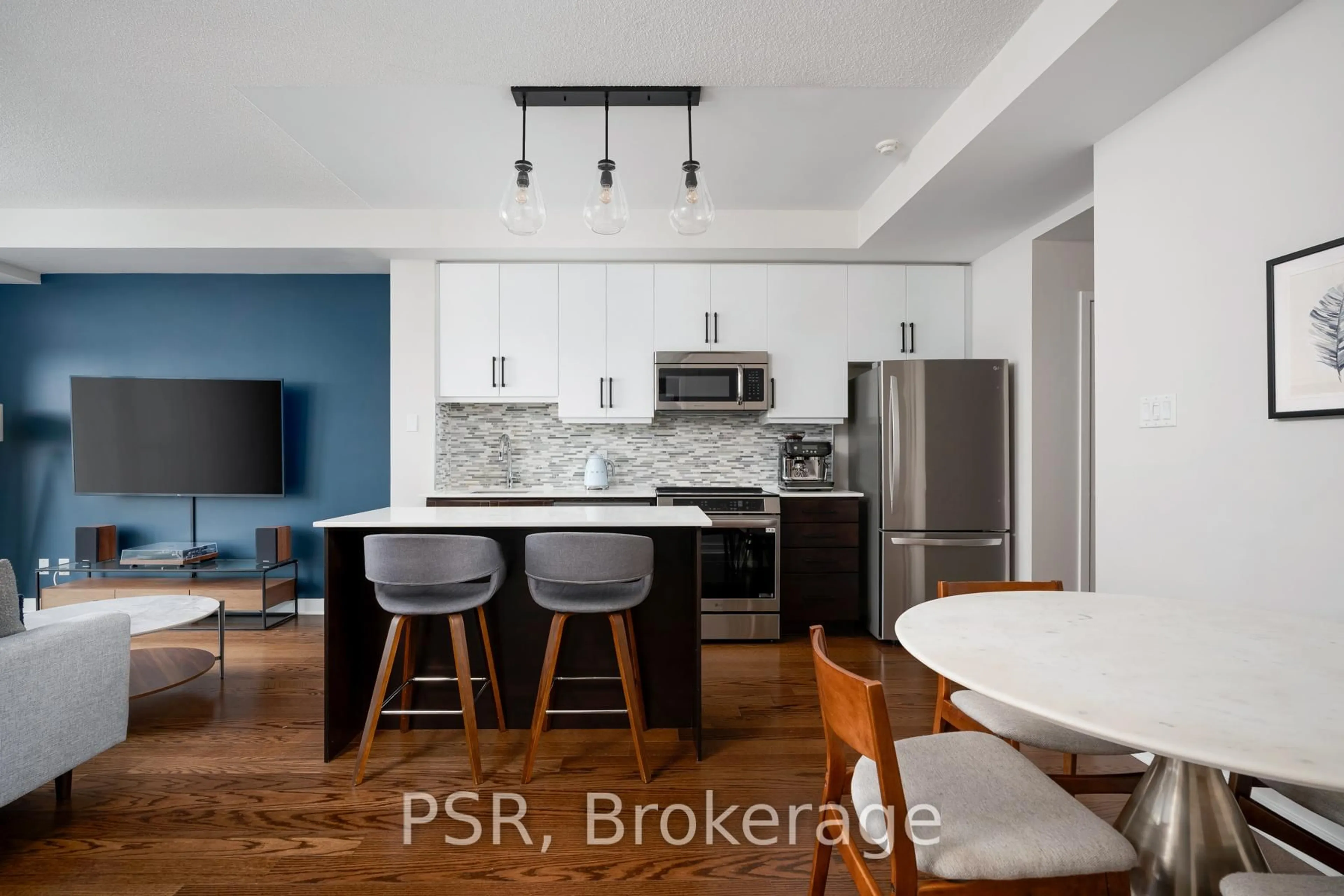 Open concept kitchen, ceramic/tile floor for 1171 Queen St #1001, Toronto Ontario M6J 0A5